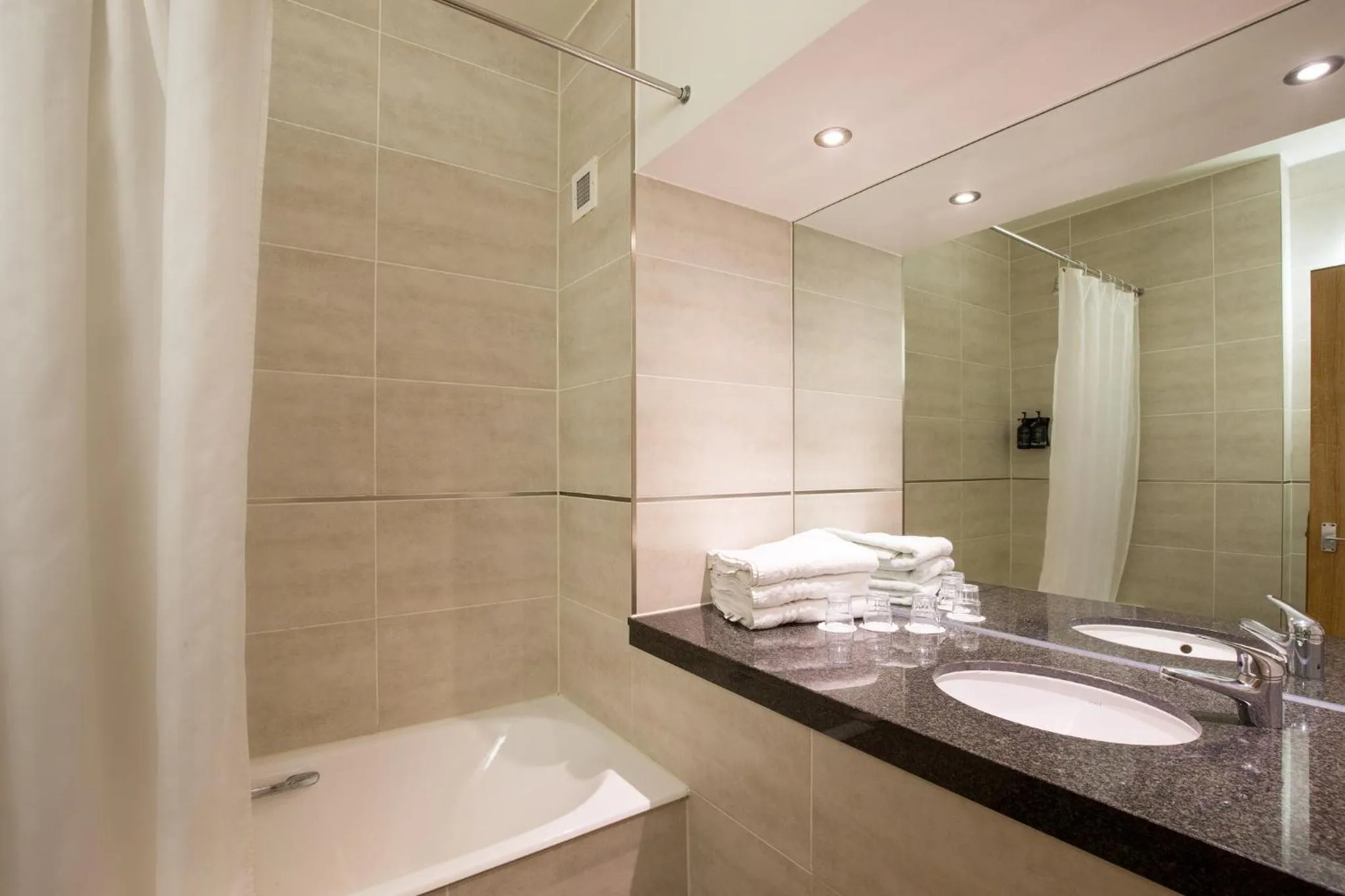 Photo of the whole room in Royal National Hotel