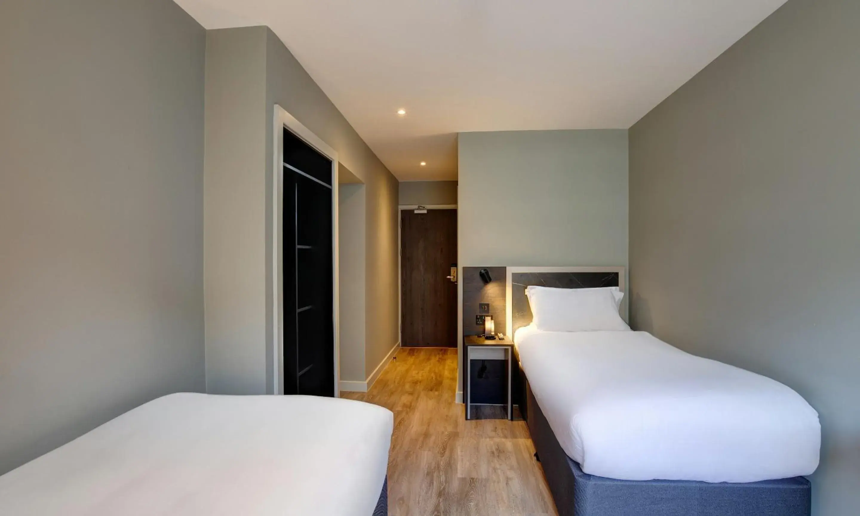 Bedroom, Bed in Royal National Hotel Bedroom, Bed in Royal National Hotel