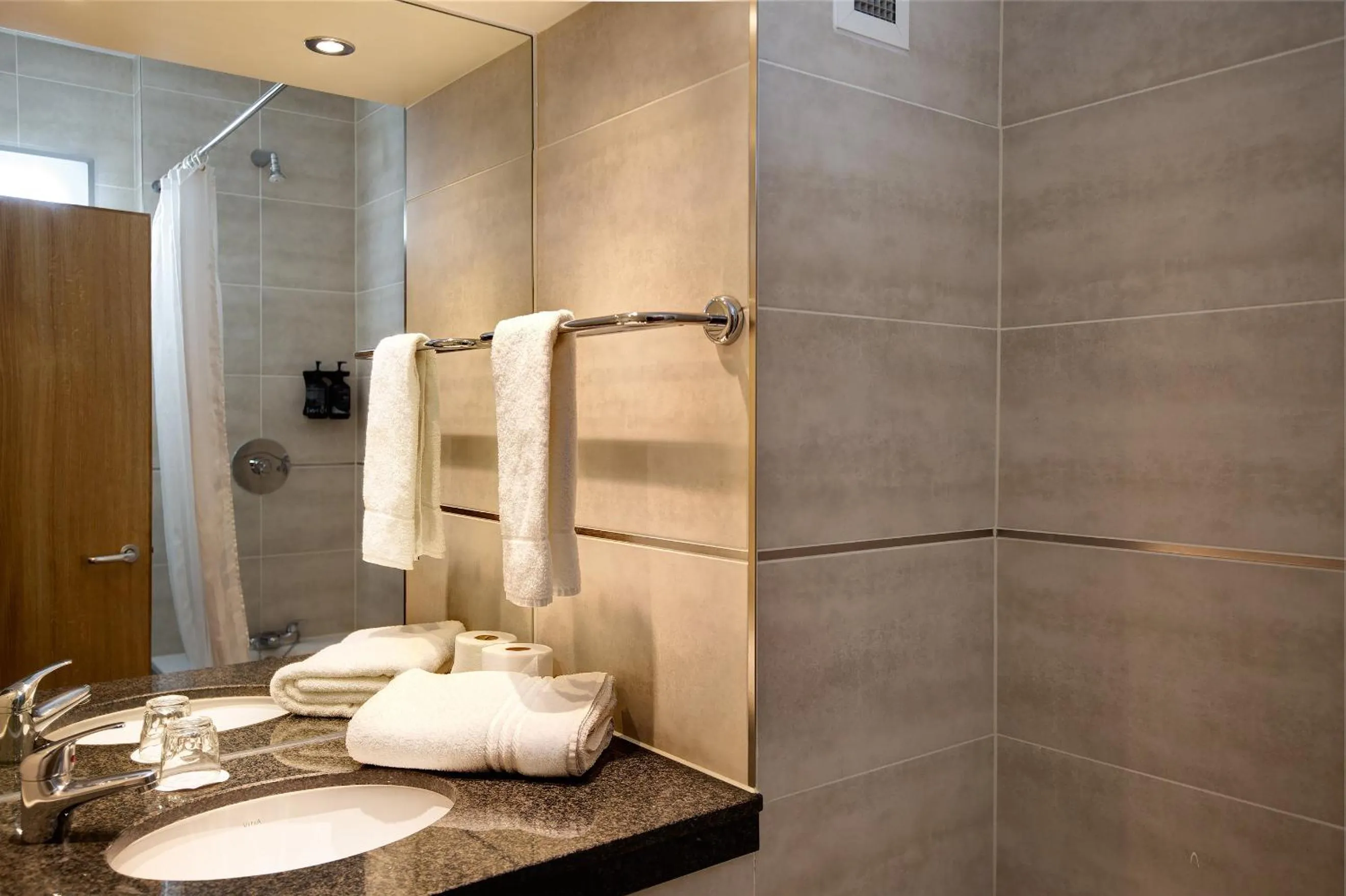 Photo of the whole room in Royal National Hotel