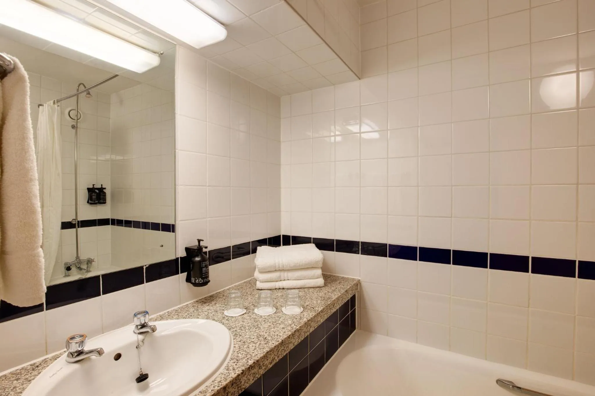 Bathroom in Royal National Hotel