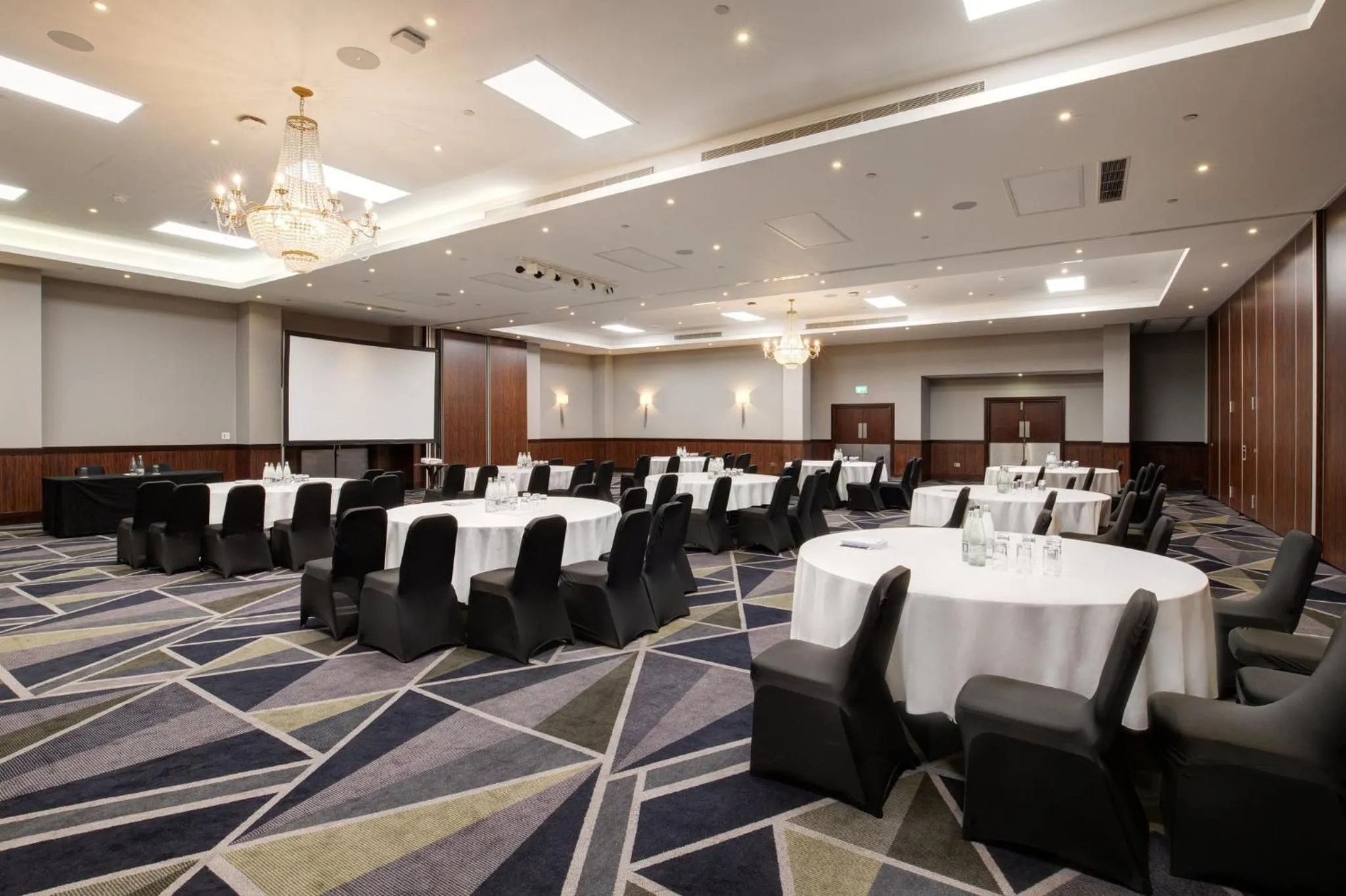 Business facilities in Royal National Hotel