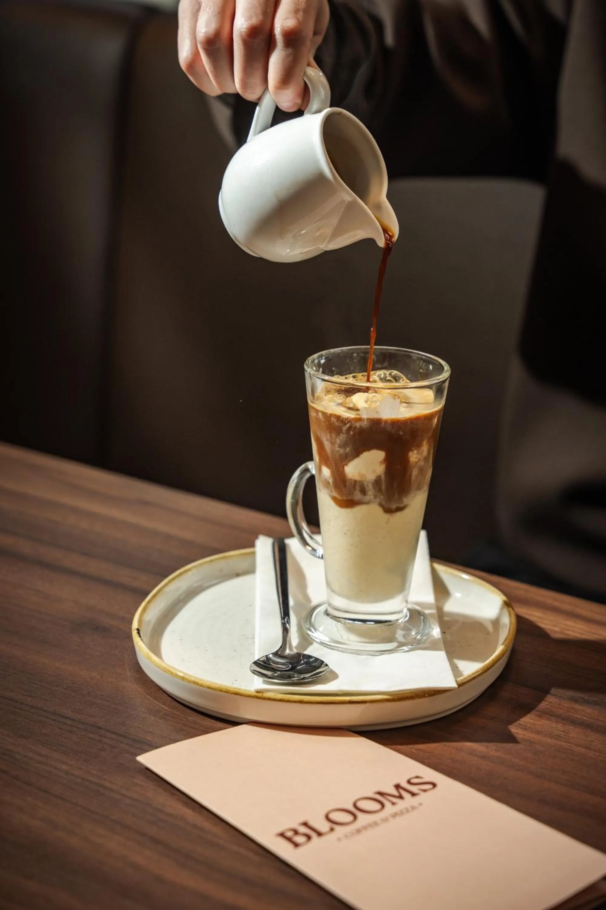 Restaurant/places to eat in Royal National Hotel