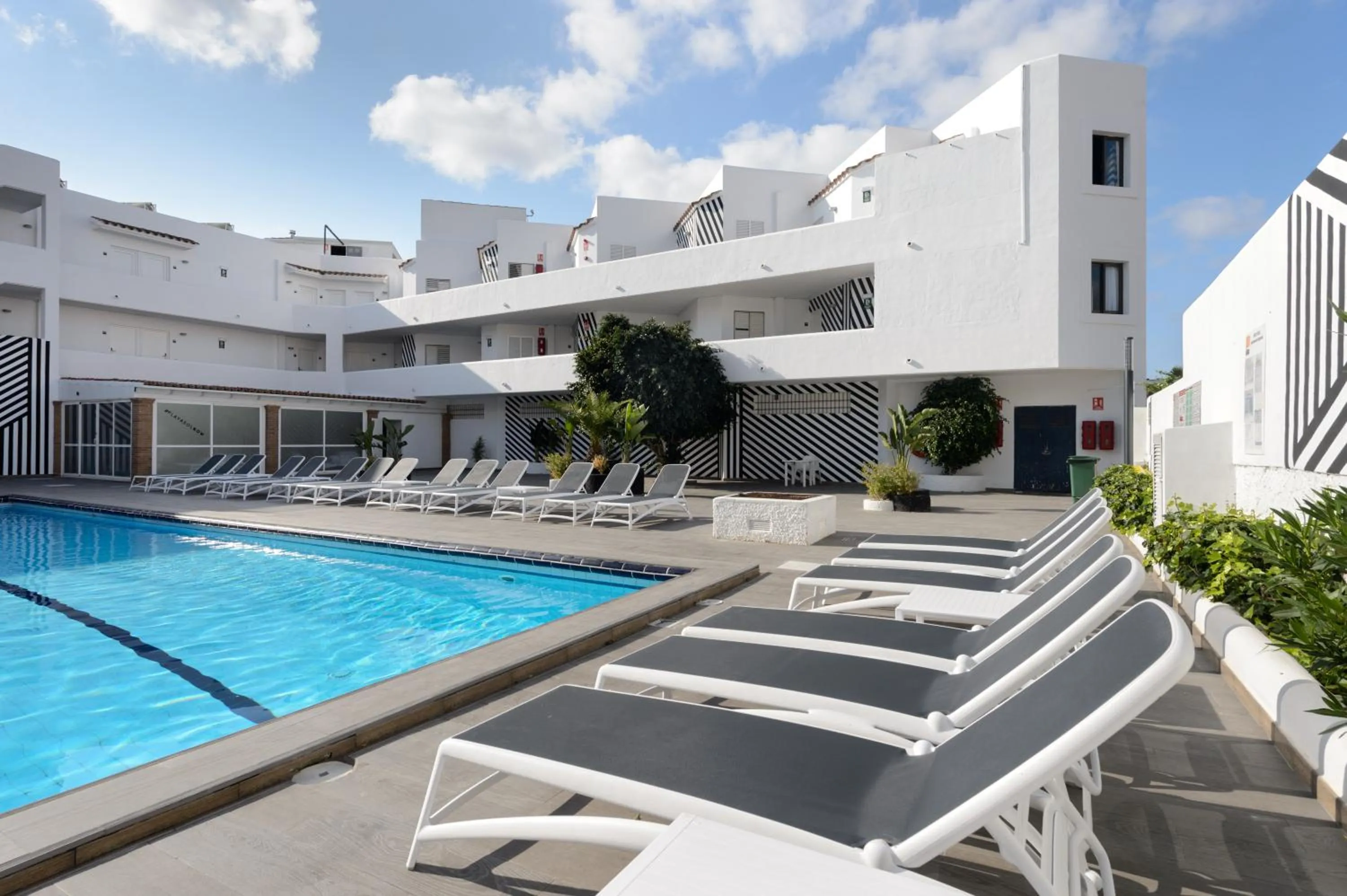 Swimming pool in Aparthotel Vibra Mogambo - Adults only