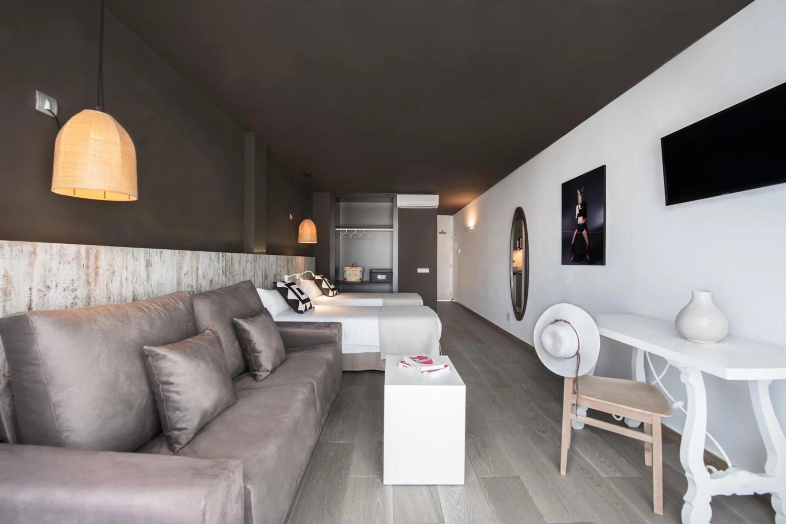 Photo of the whole room in Aparthotel Vibra Mogambo - Adults only