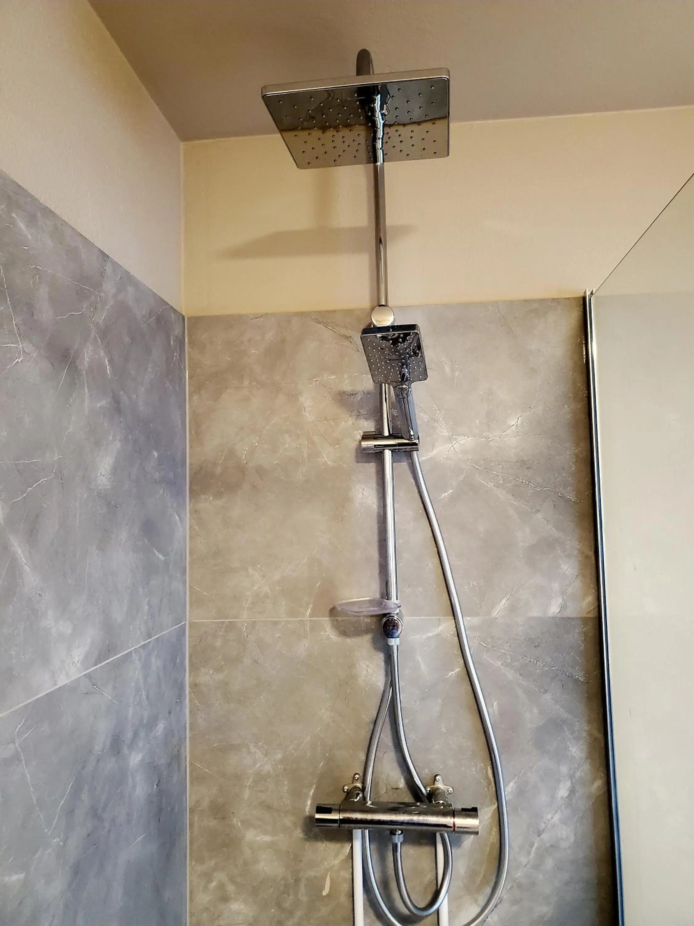 Shower in Víðines Guesthouse