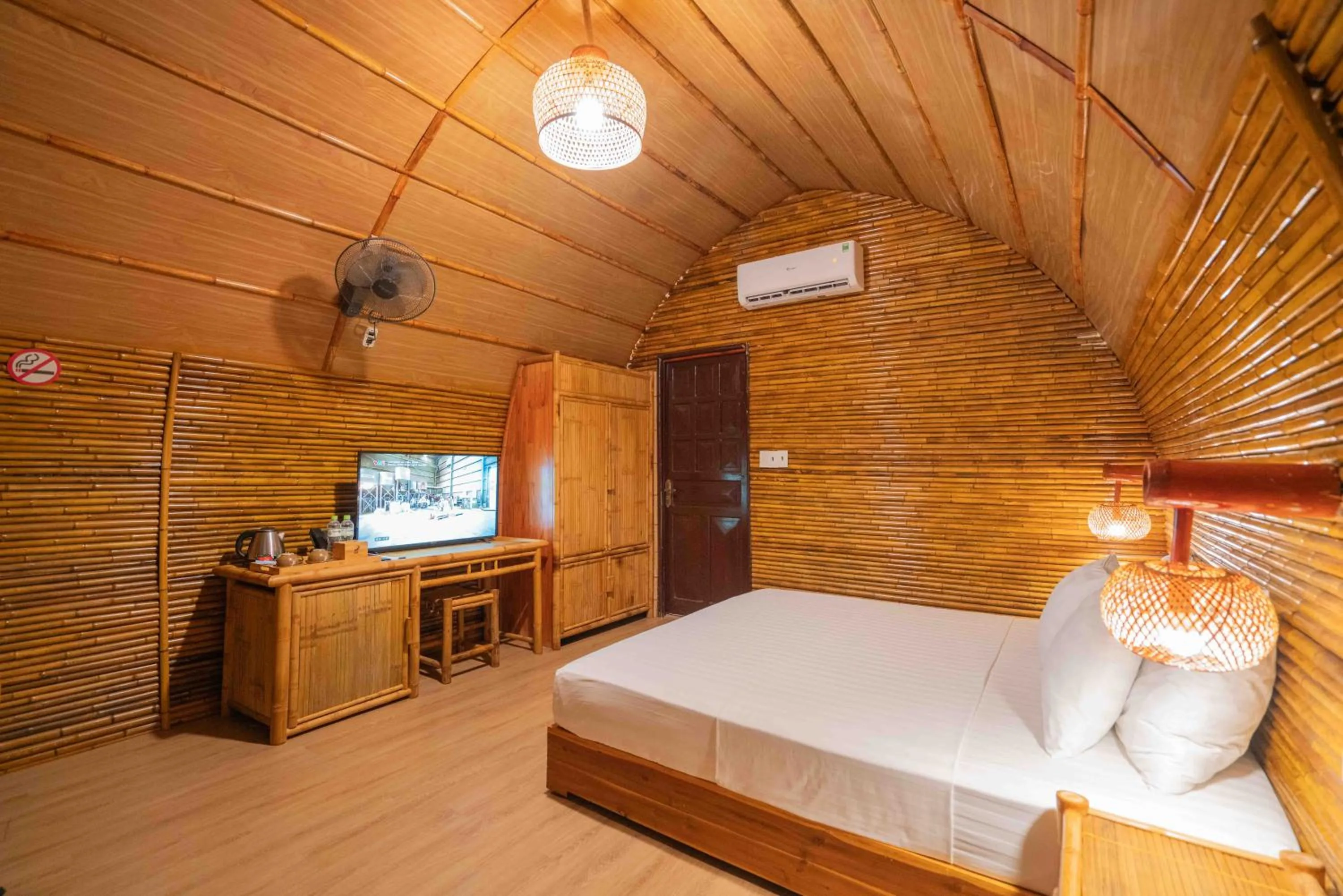 Bed in THE GOAT BOUTIQUE RESORT