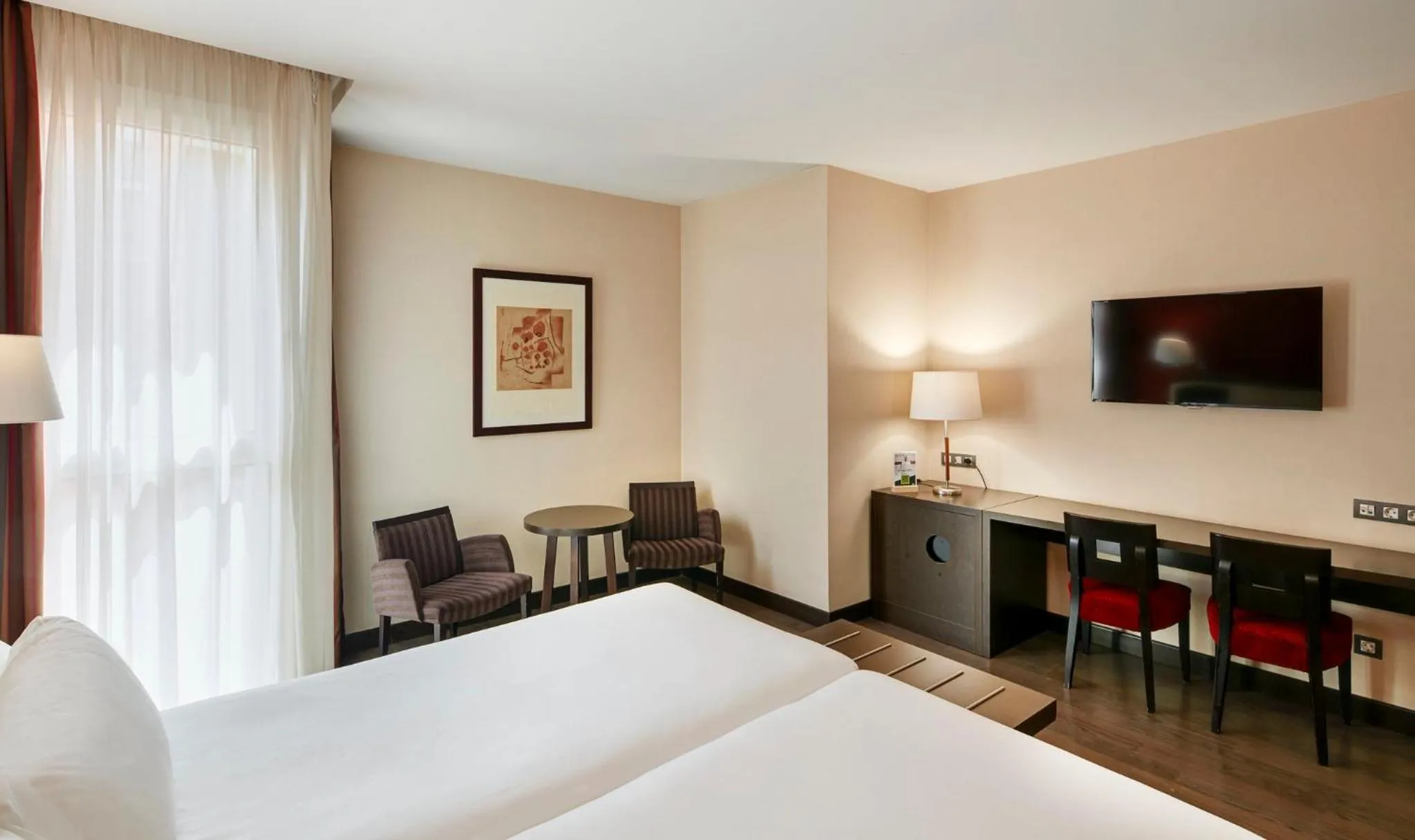 Photo of the whole room, Bed in Sercotel Sant Boi