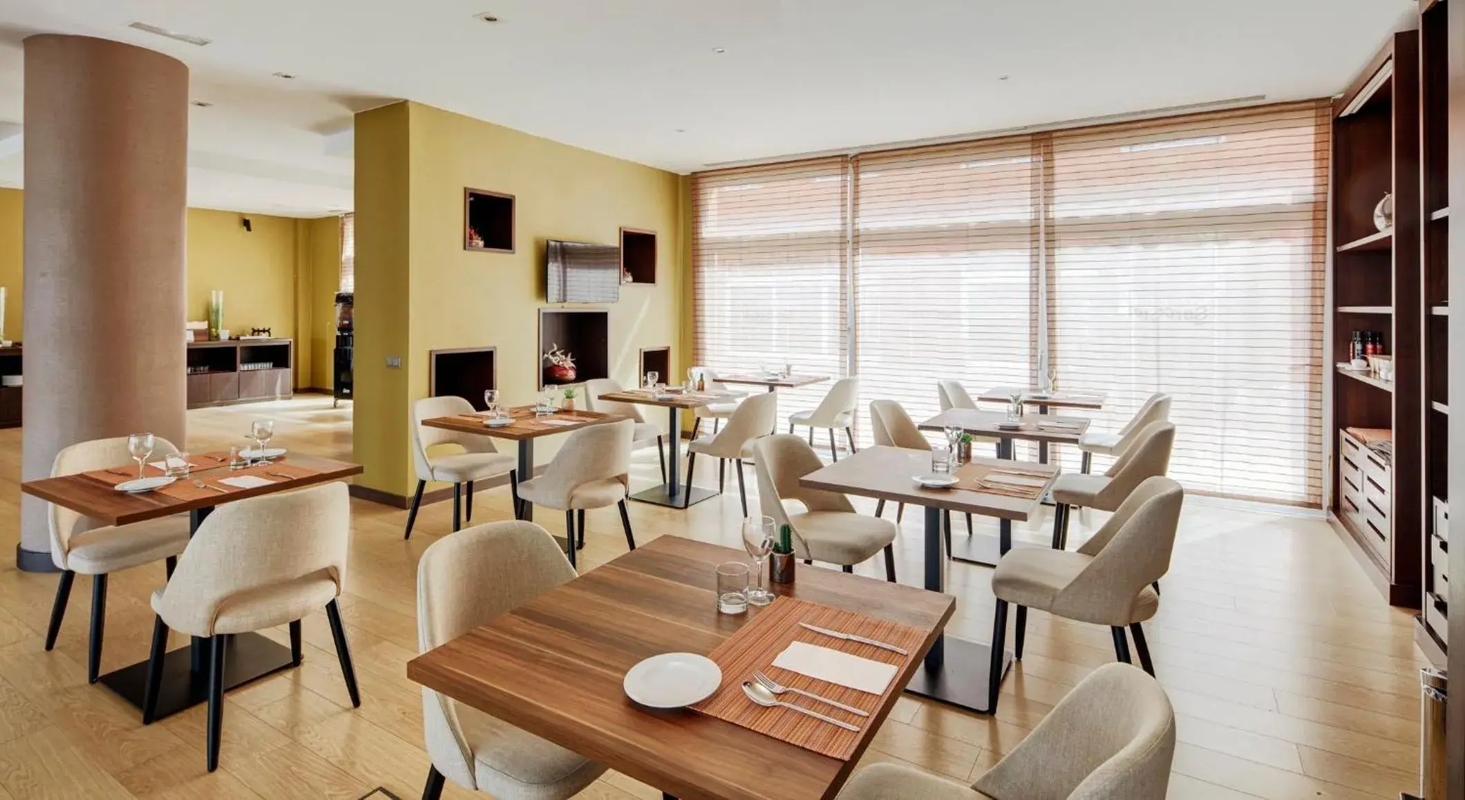 Restaurant/places to eat in Sercotel Sant Boi Restaurant/places to eat in Sercotel Sant Boi