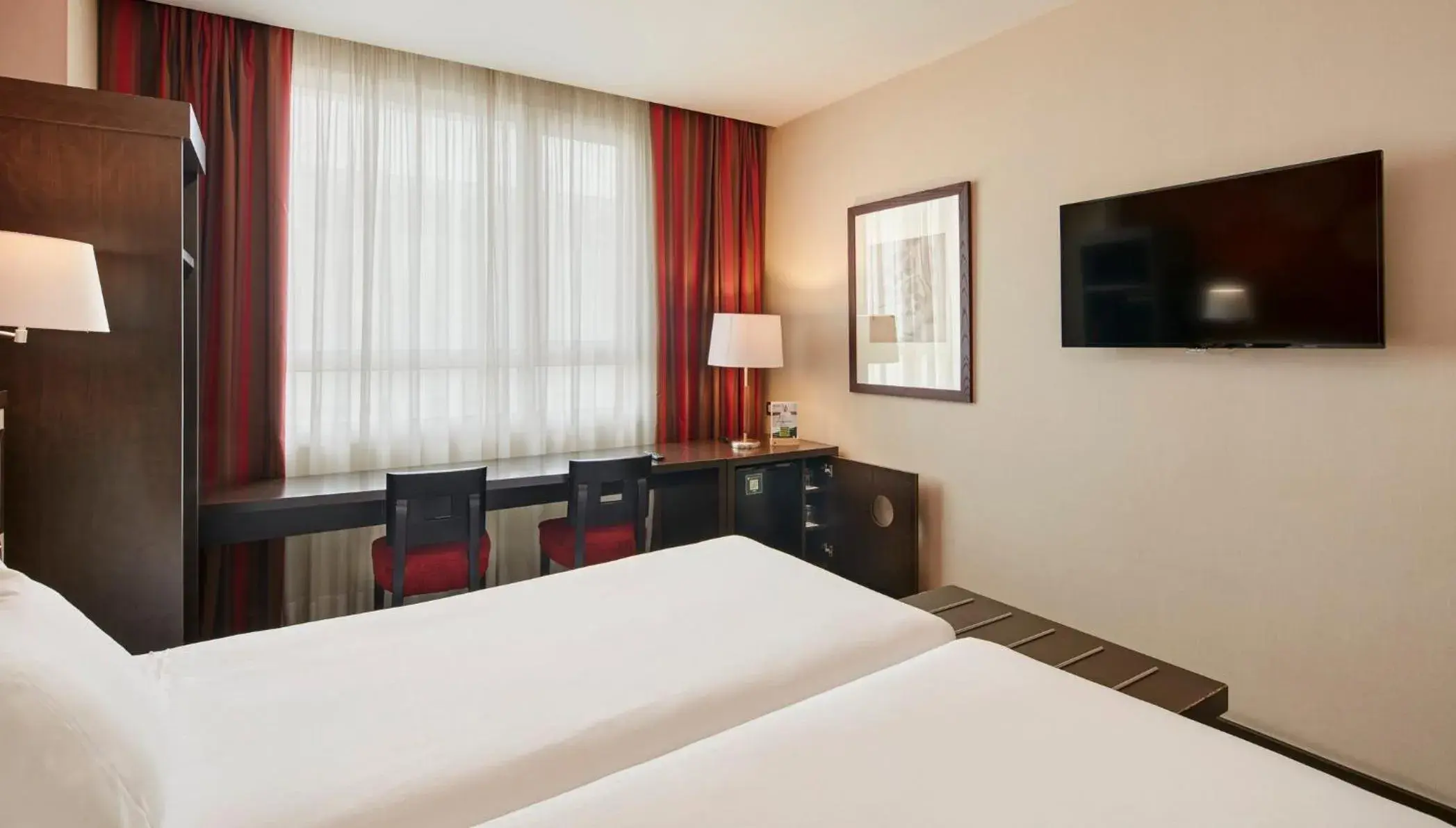 Photo of the whole room, Bed in Sercotel Sant Boi Photo of the whole room, Bed in Sercotel Sant Boi