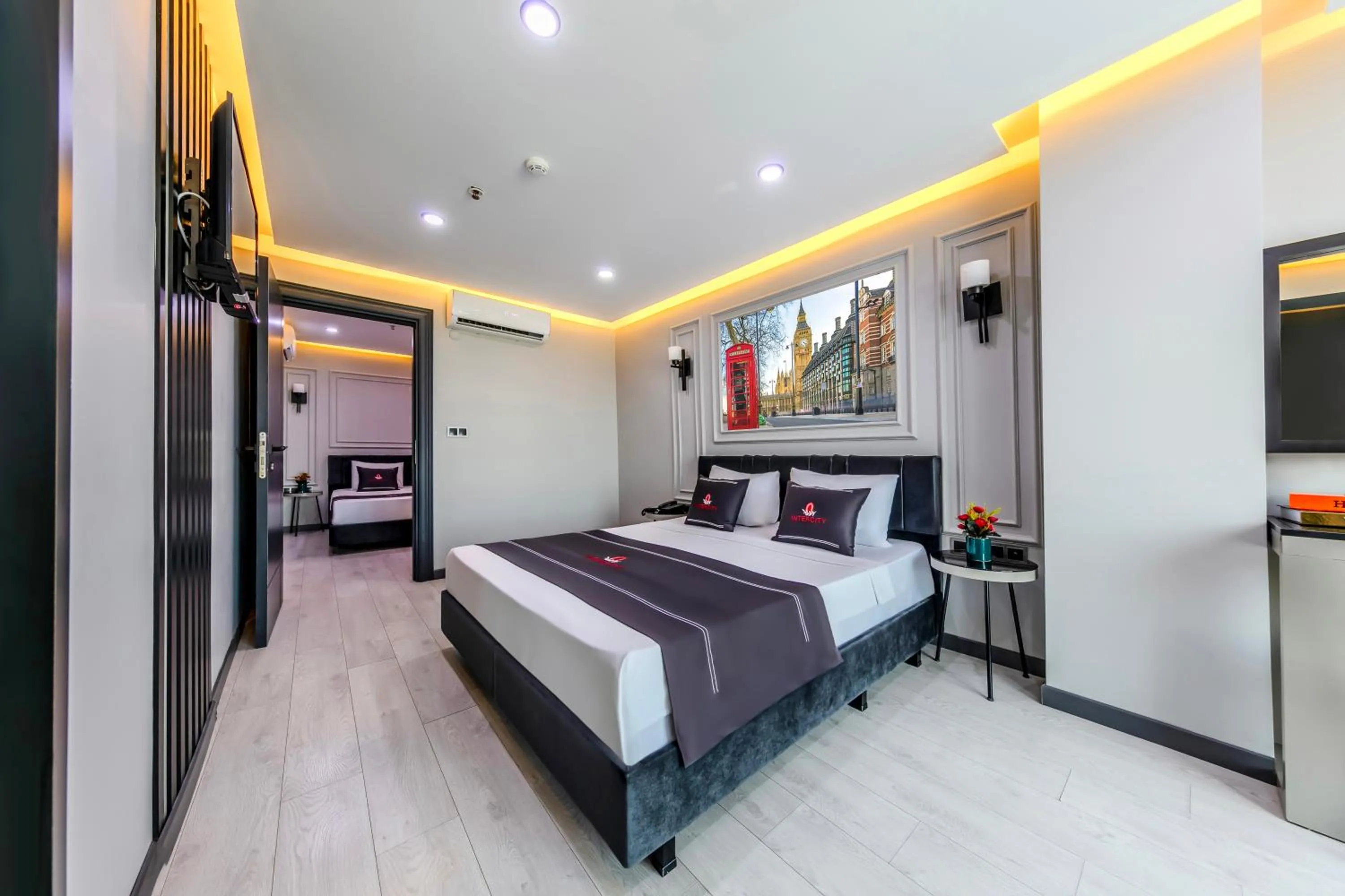 Photo of the whole room, Bed in Intercity Hotel Istanbul Airport