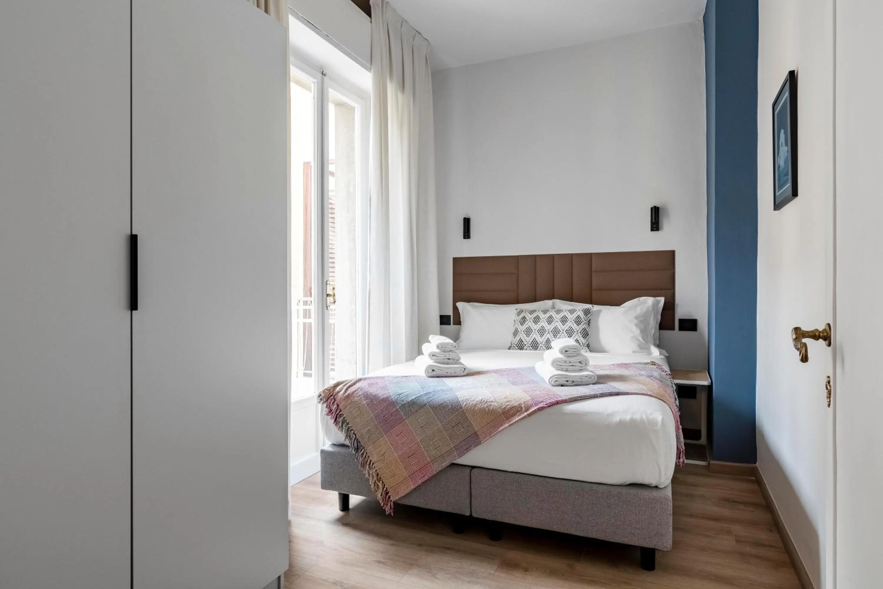 Bedroom, Bed in Bob W Florence Ponte Vecchio