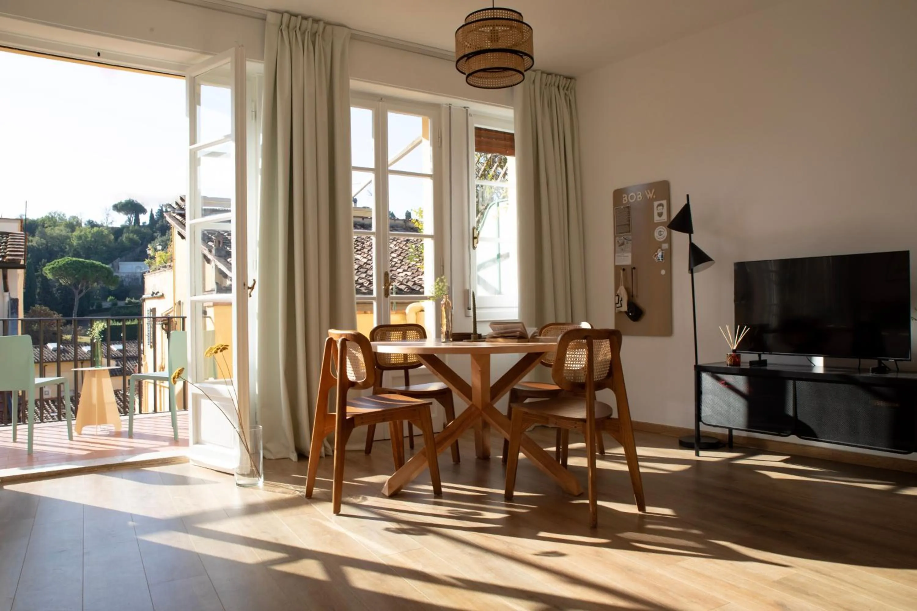 TV and multimedia in Bob W Florence Ponte Vecchio