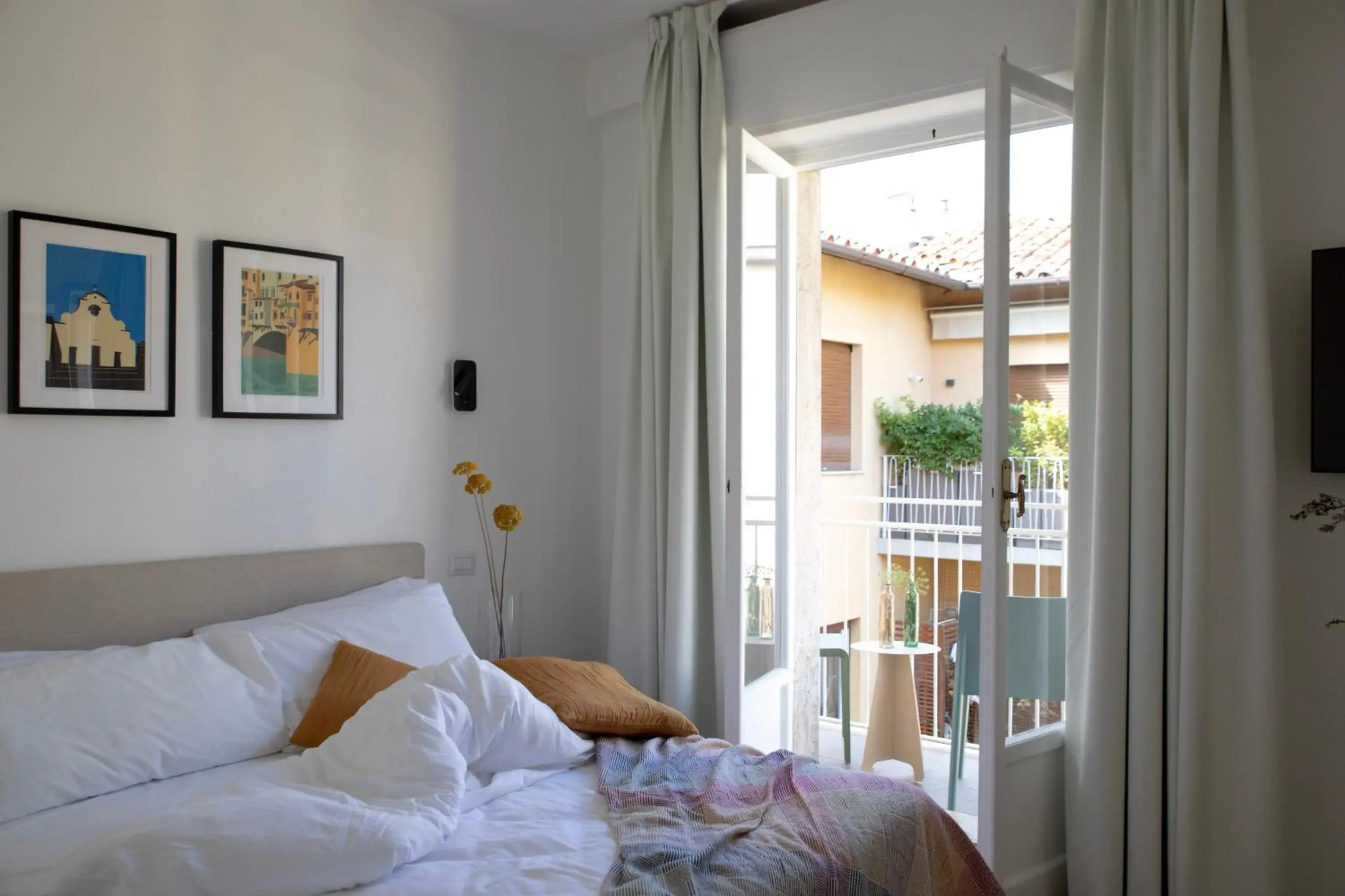 Studio with Balcony in Bob W Ponte Vecchio Studio with Balcony in Bob W Ponte Vecchio