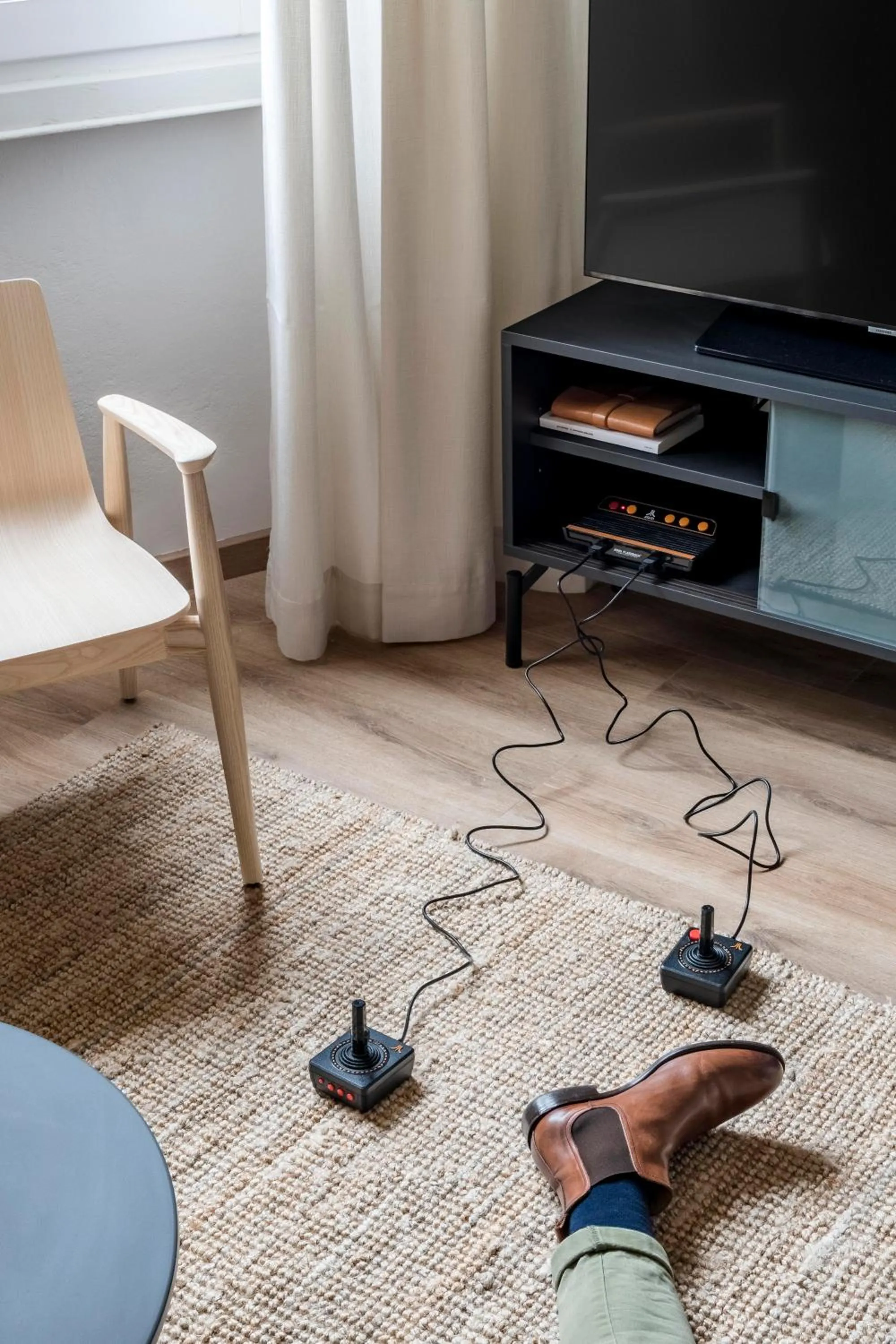 TV and multimedia in Bob W Florence Ponte Vecchio