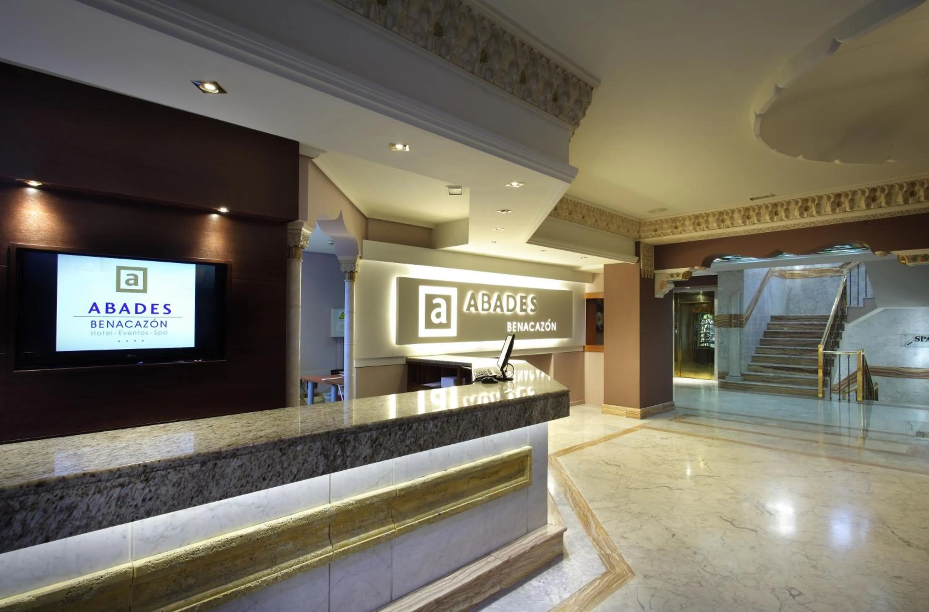 Lobby or reception in Hotel Abades Benacazon