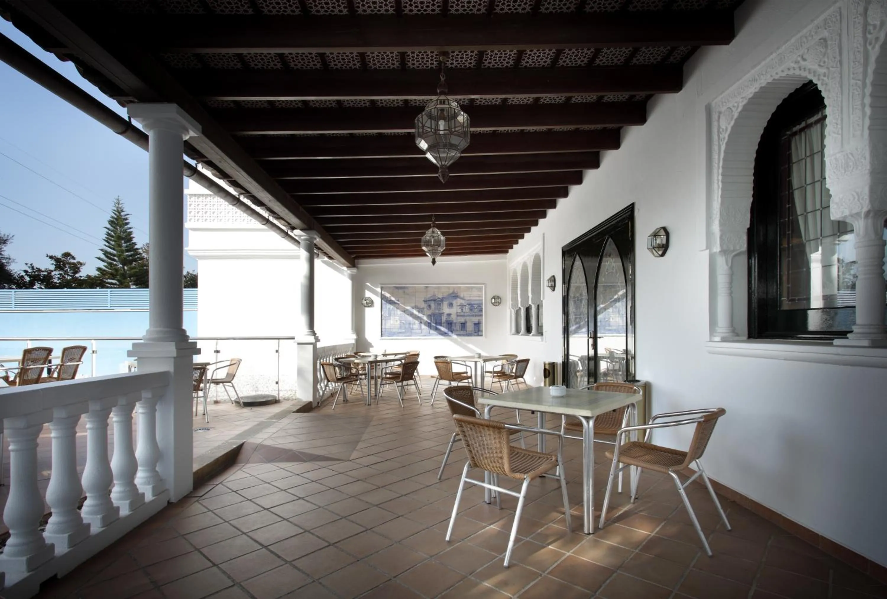 Restaurant/places to eat in Hotel Abades Benacazon