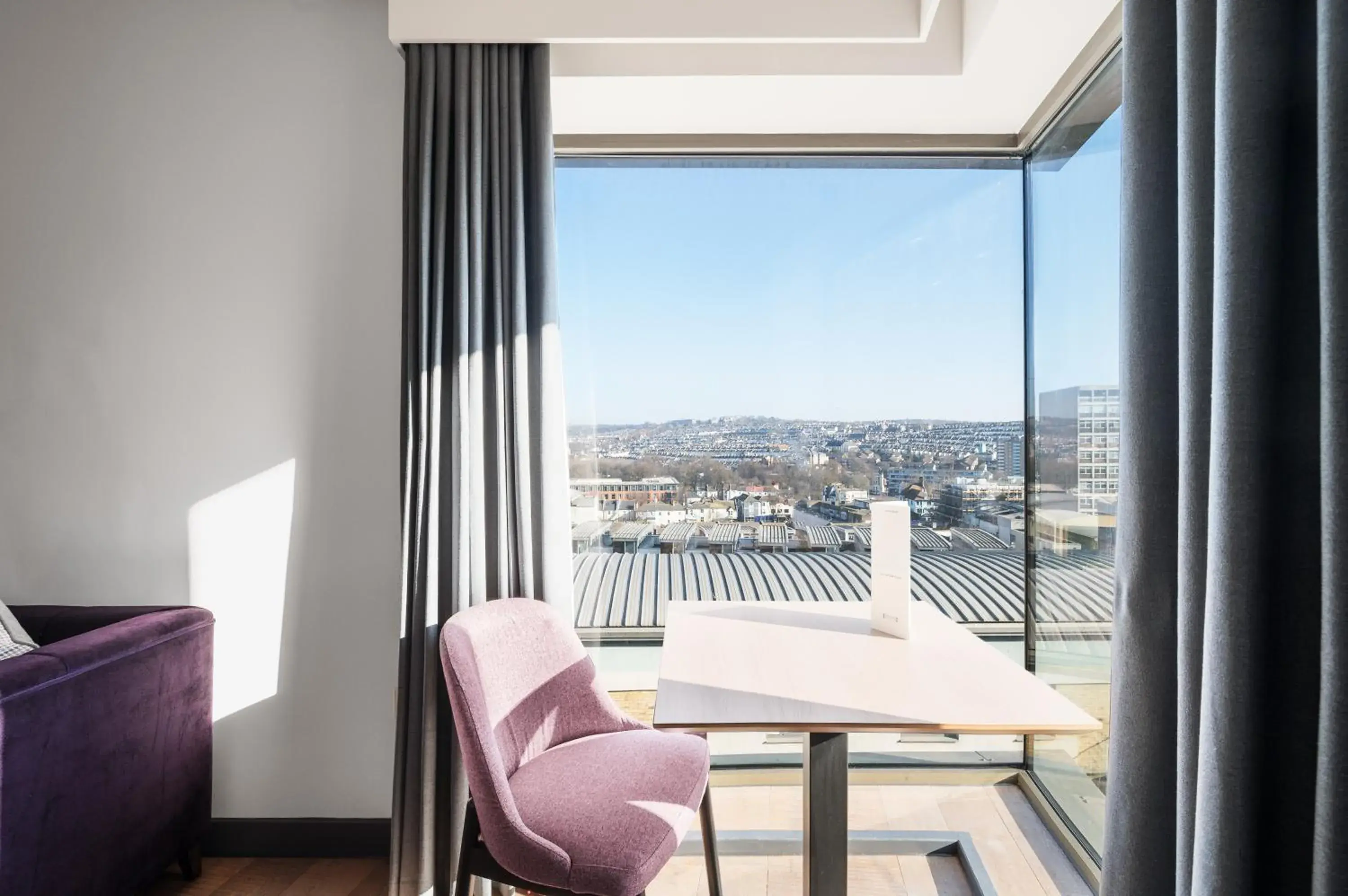 Living room in Staybridge Suites Brighton by IHG Living room in Staybridge Suites Brighton by IHG