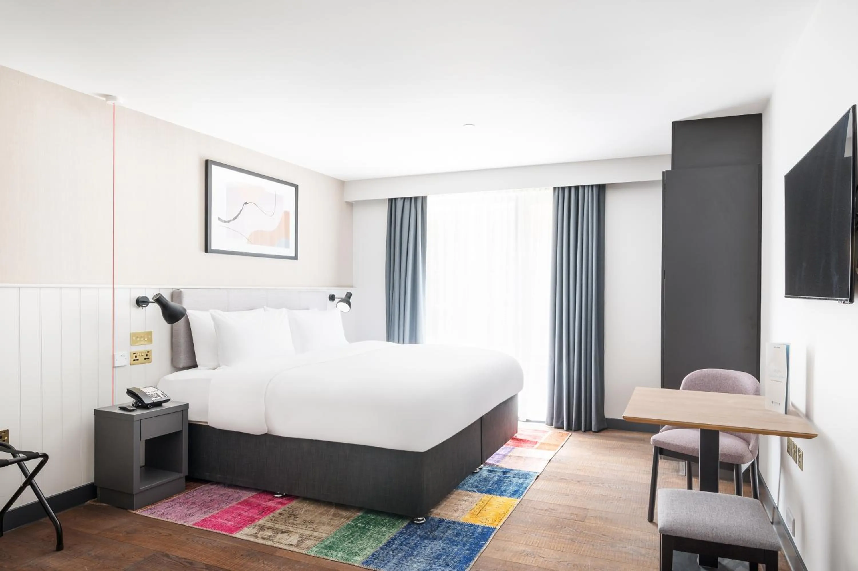 Bedroom, Bed in Staybridge Suites Brighton by IHG