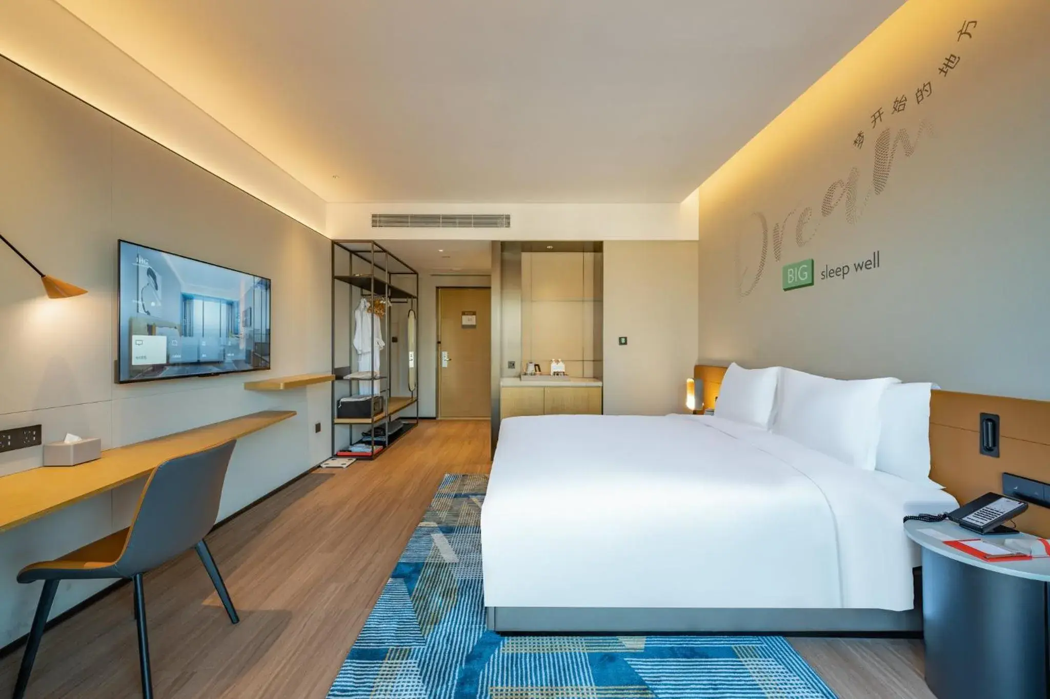 Photo of the whole room, Bed in EVEN Suzhou Grand Canal by IHG Photo of the whole room, Bed in EVEN Suzhou Grand Canal by IHG