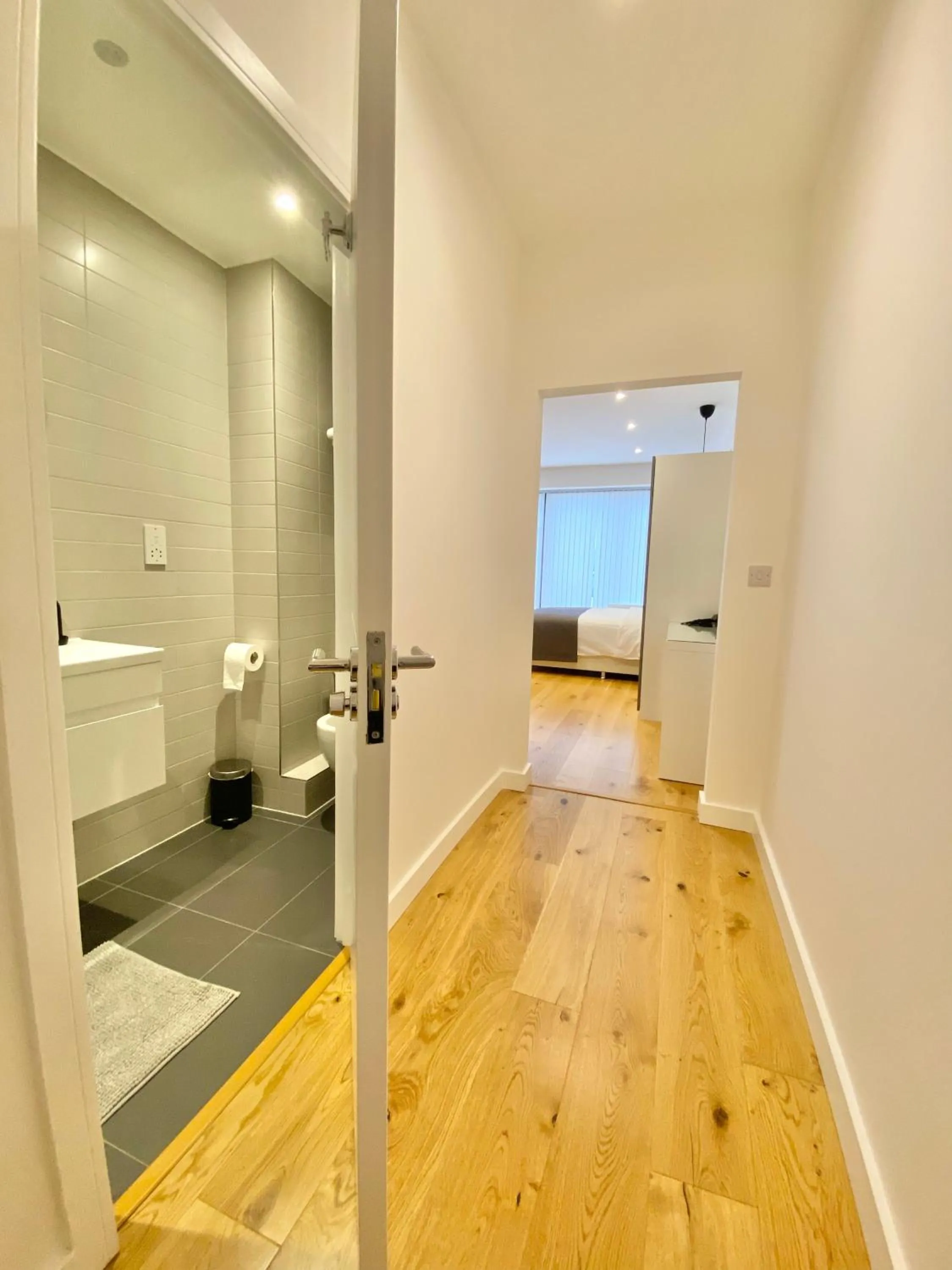 Shower in Goodwin St