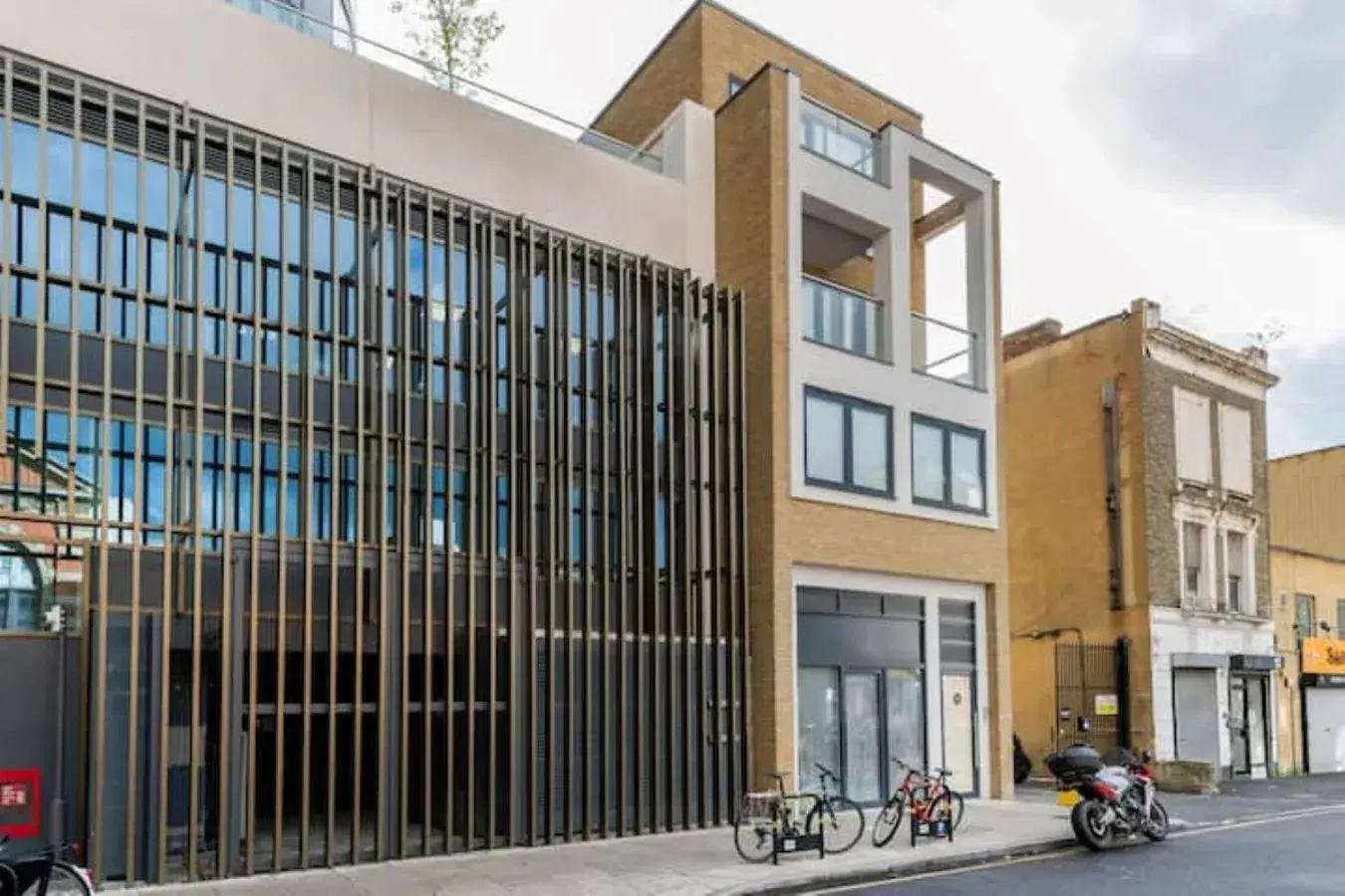 Property building in Goodwin St Property building in Goodwin St