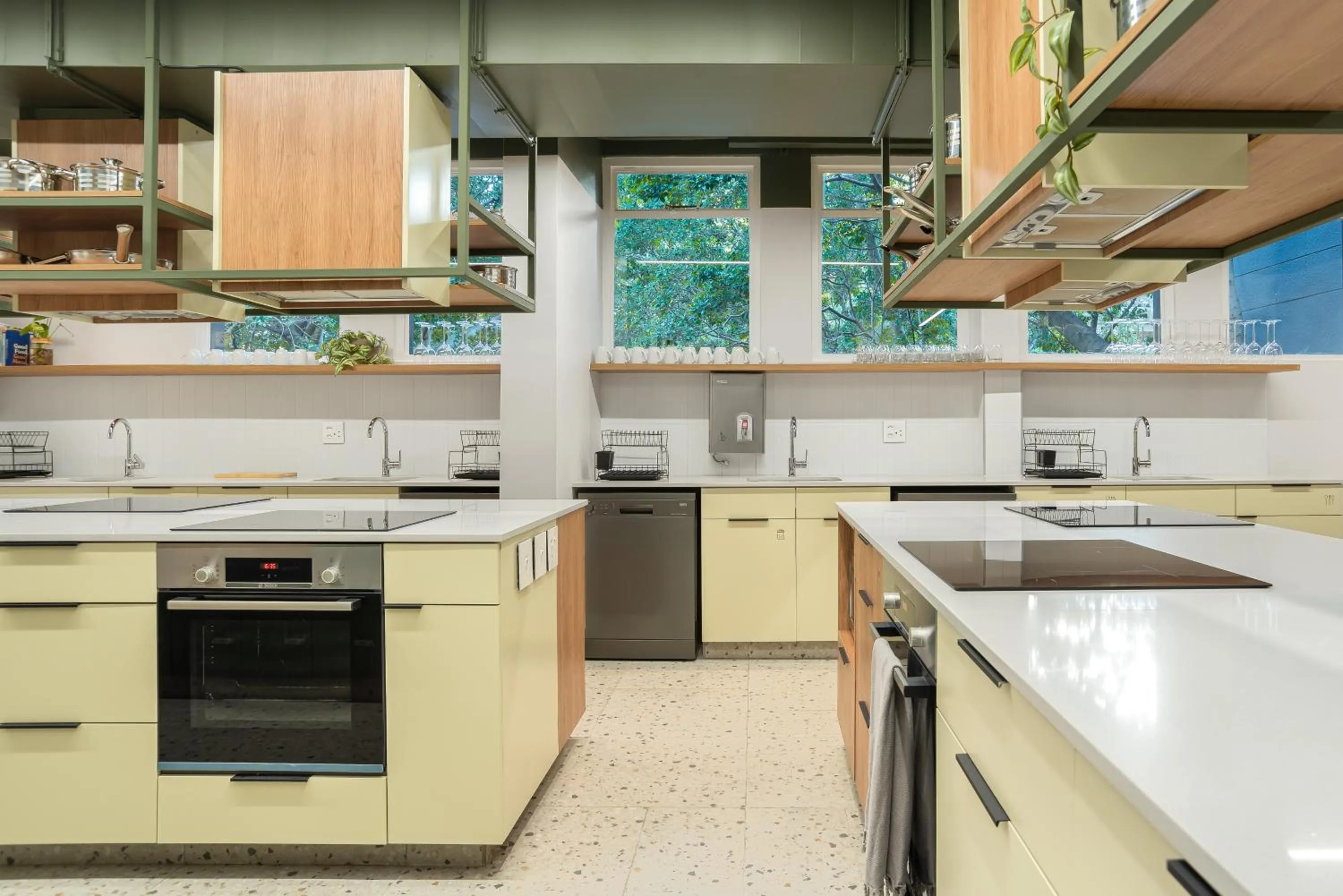 Communal lounge/ TV room in Neighbourgood East City