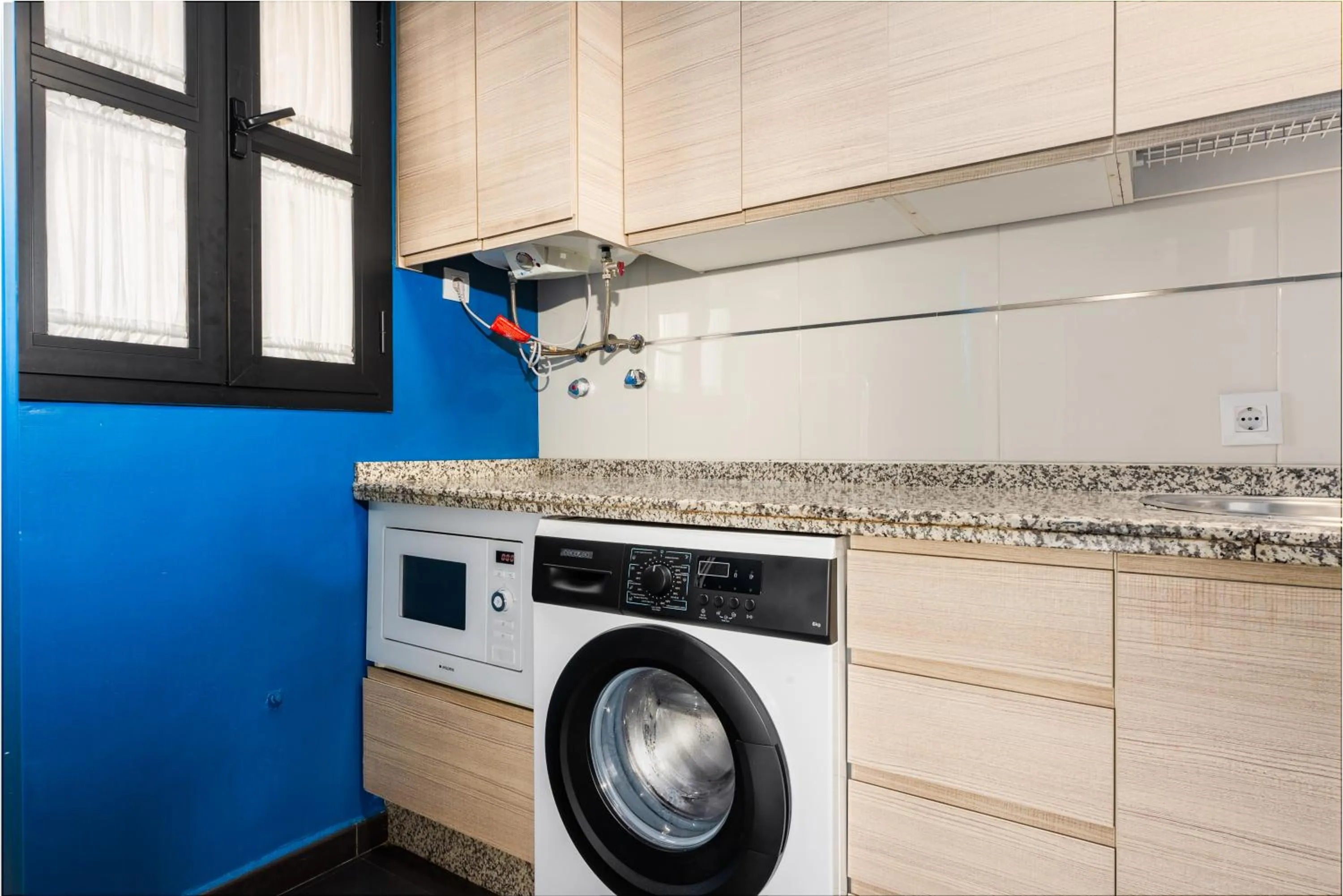 Kitchen or kitchenette in Smartr Sevilla Las Dueñas