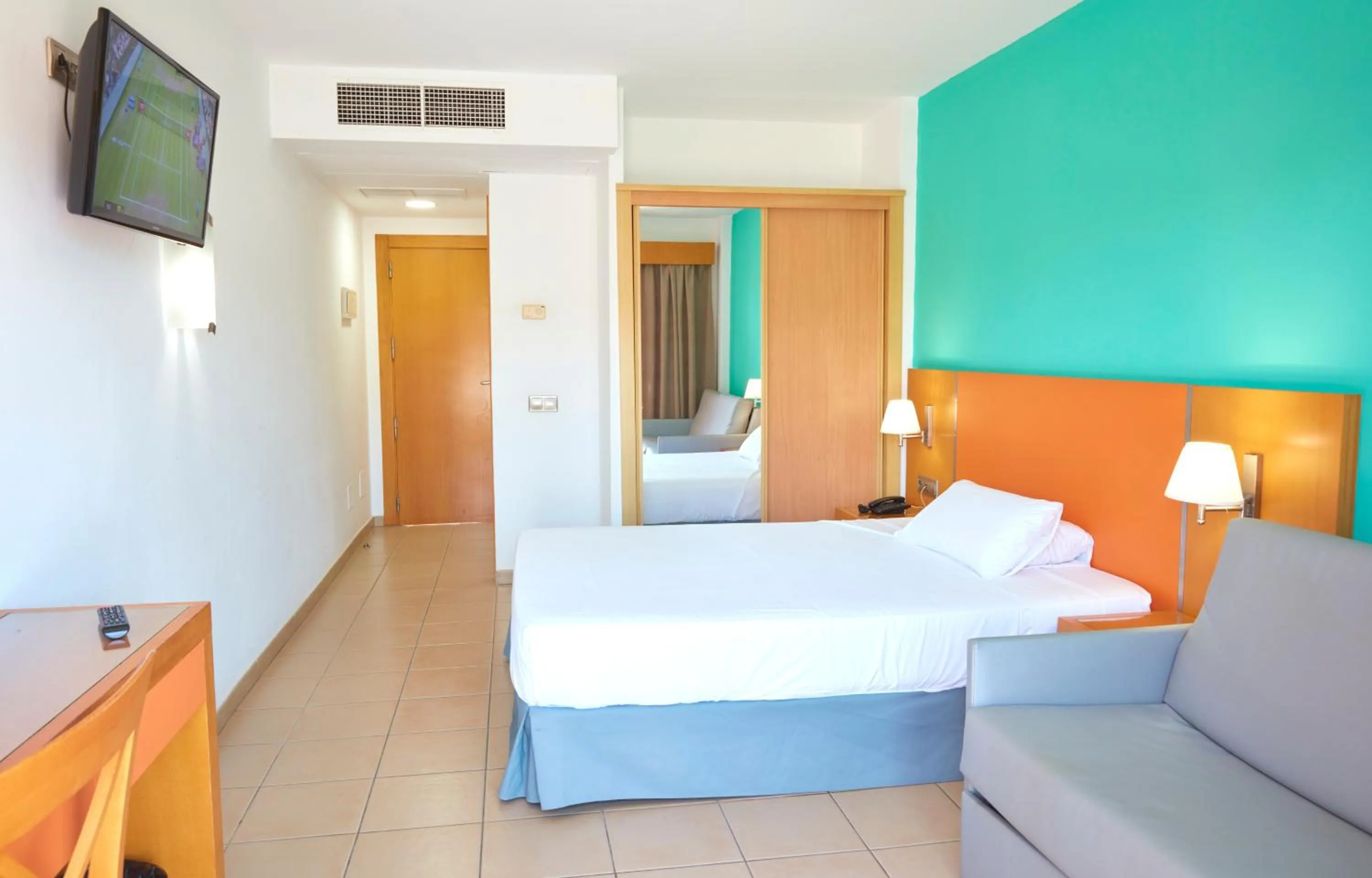 Photo of the whole room, Bed in Hotel Chatur Costa Caleta