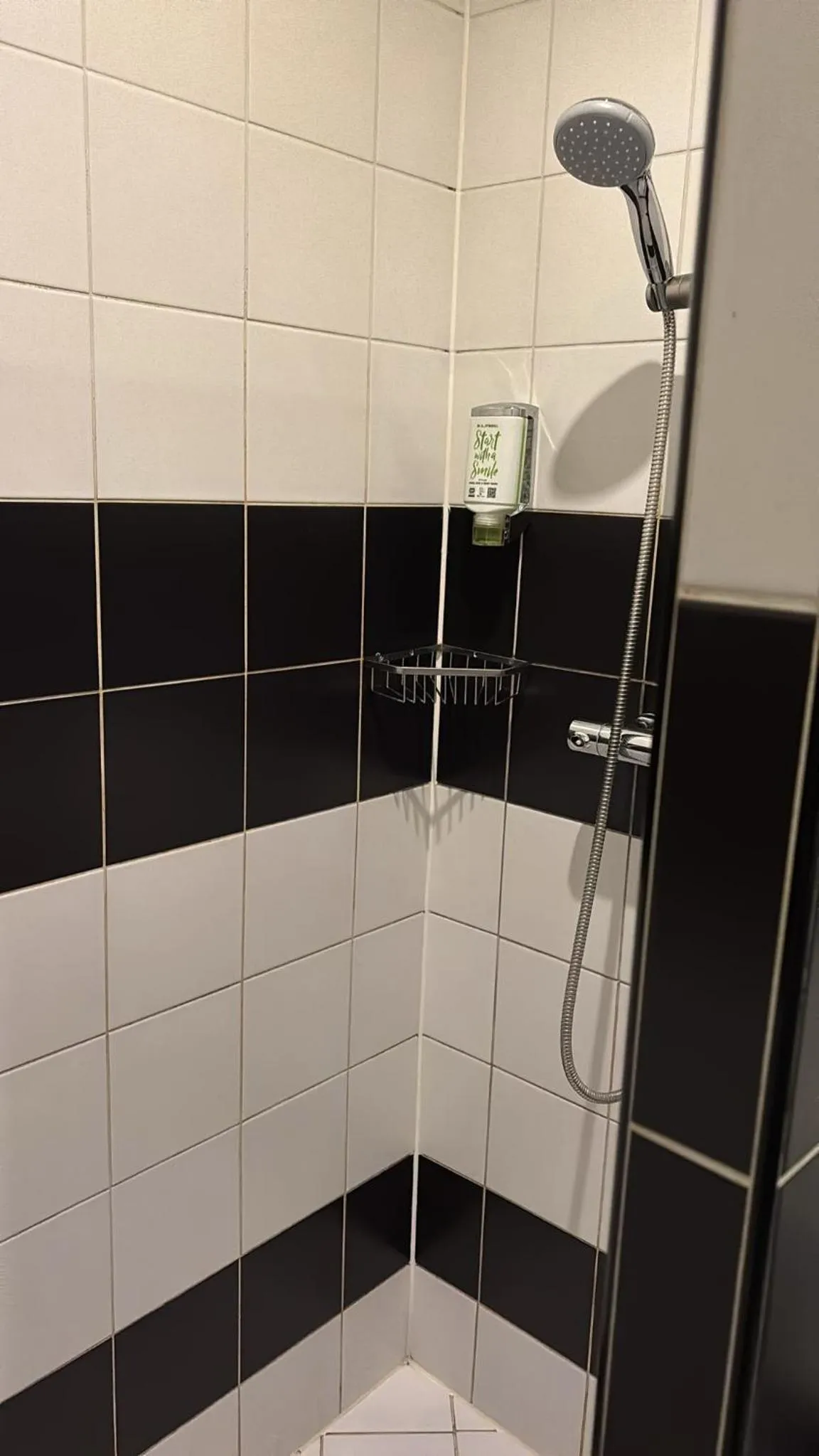 Shower in Hotel Poseidon