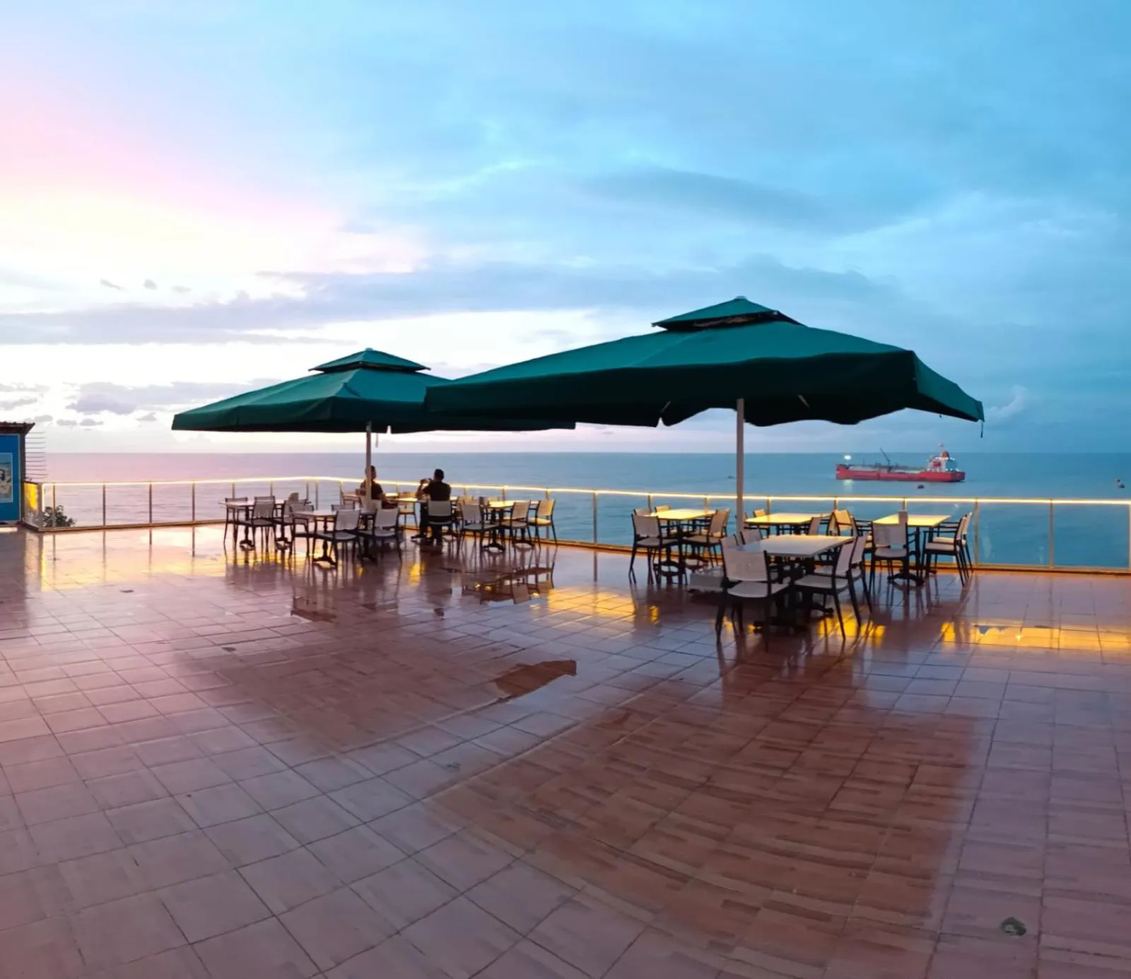 Balcony/Terrace in The Marine Hotel