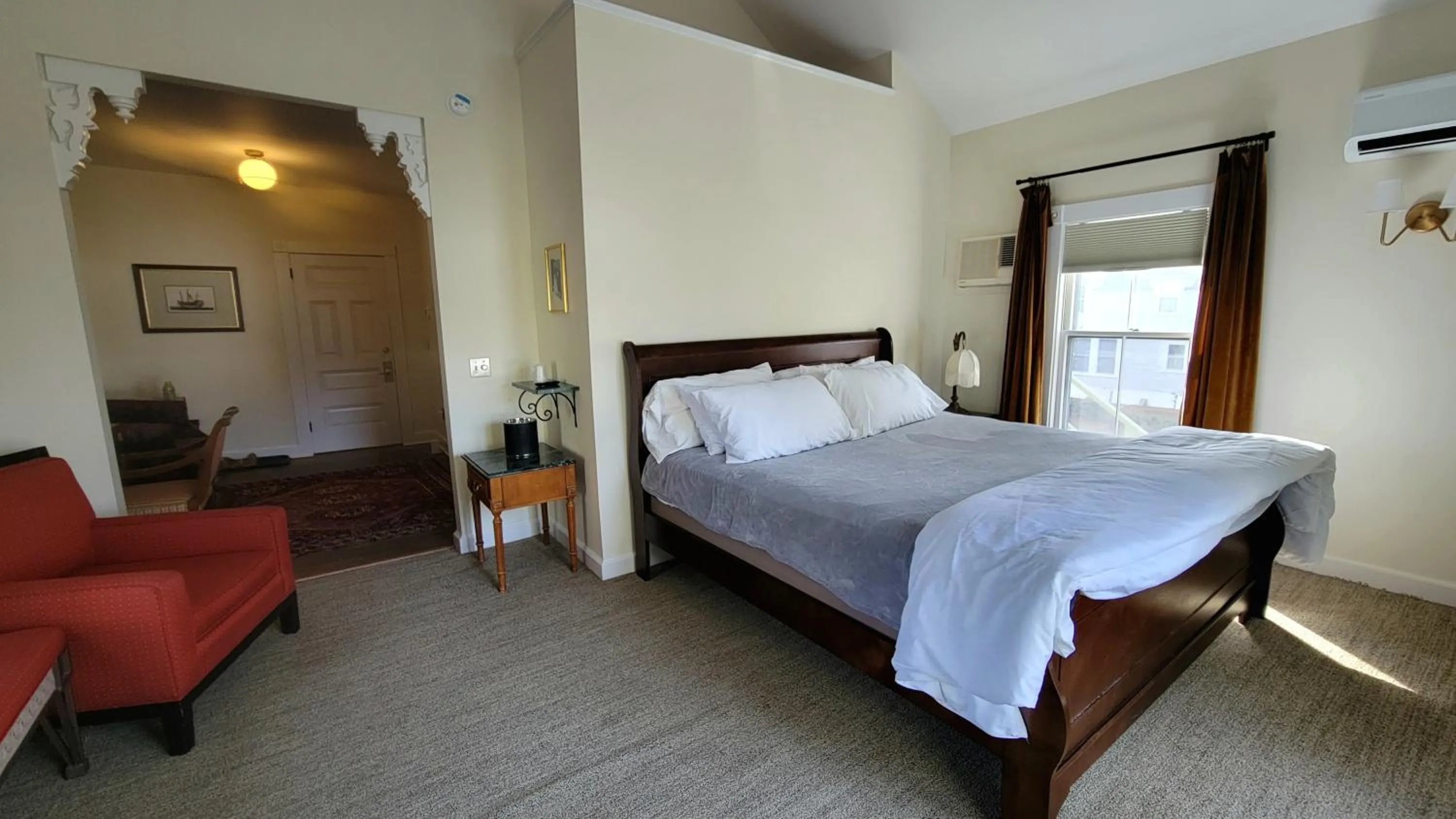 The Elizabeth Inn and Restaurant