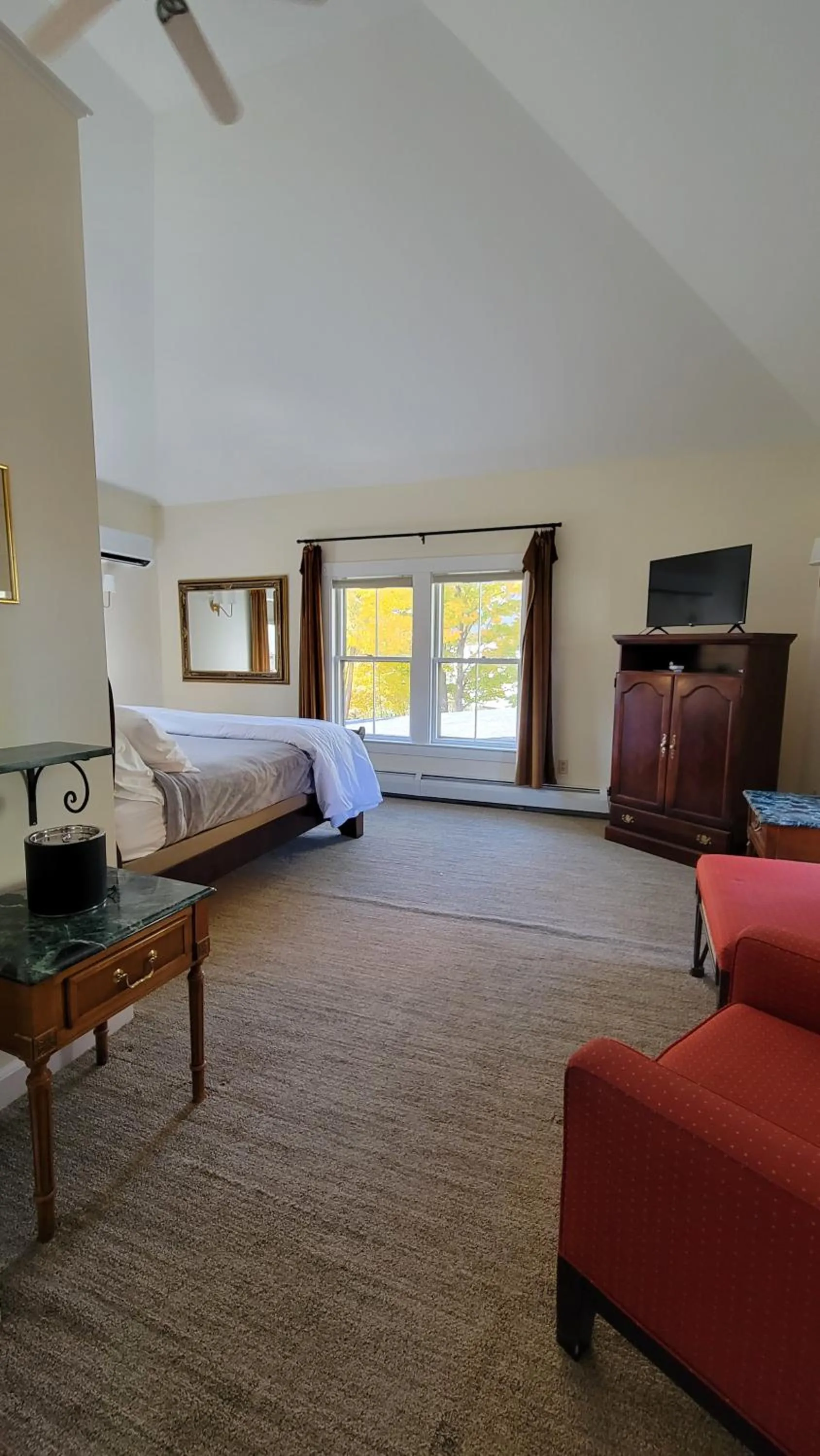 The Elizabeth Inn and Restaurant