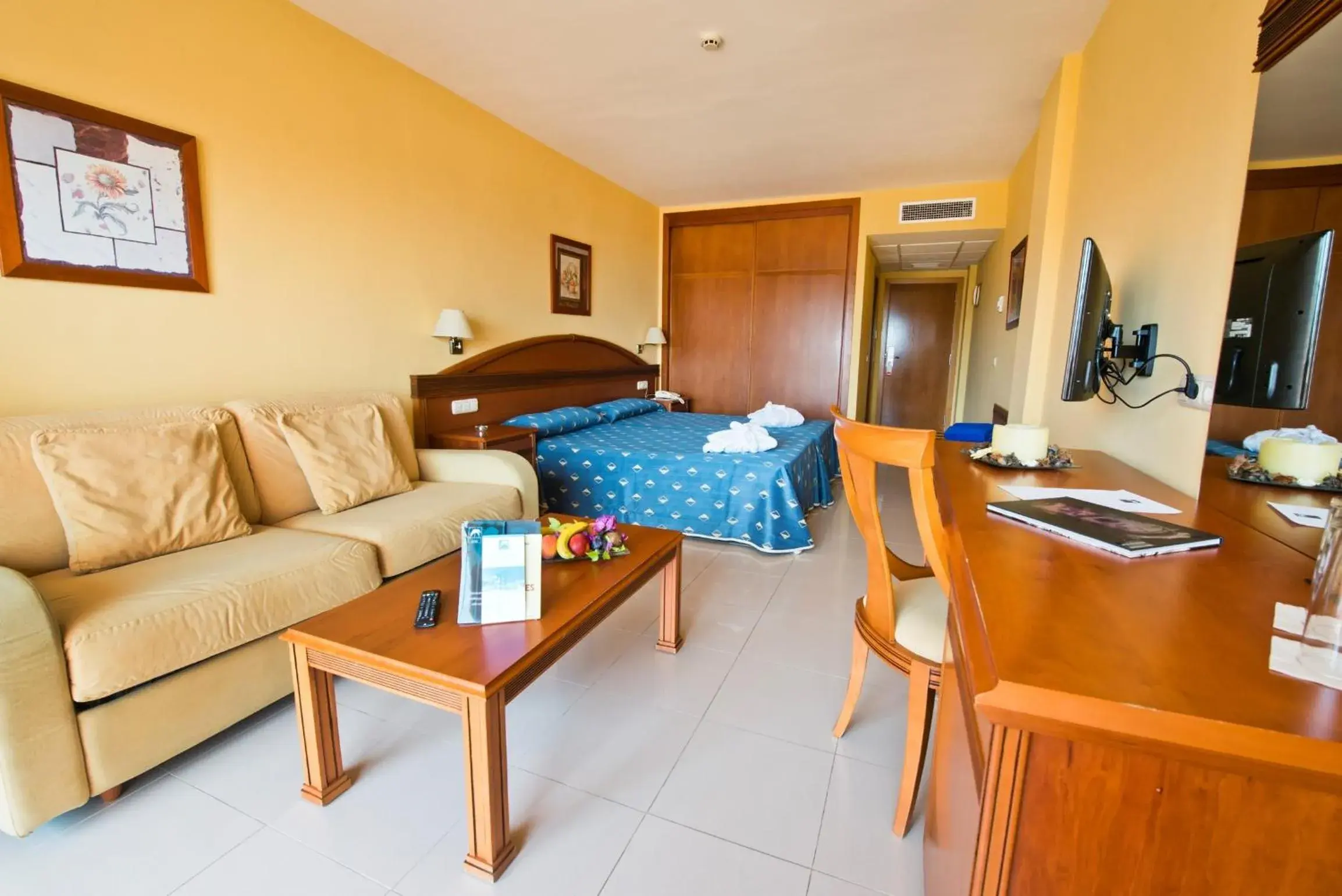 Photo of the whole room in Bahía Tropical Photo of the whole room in Bahía Tropical