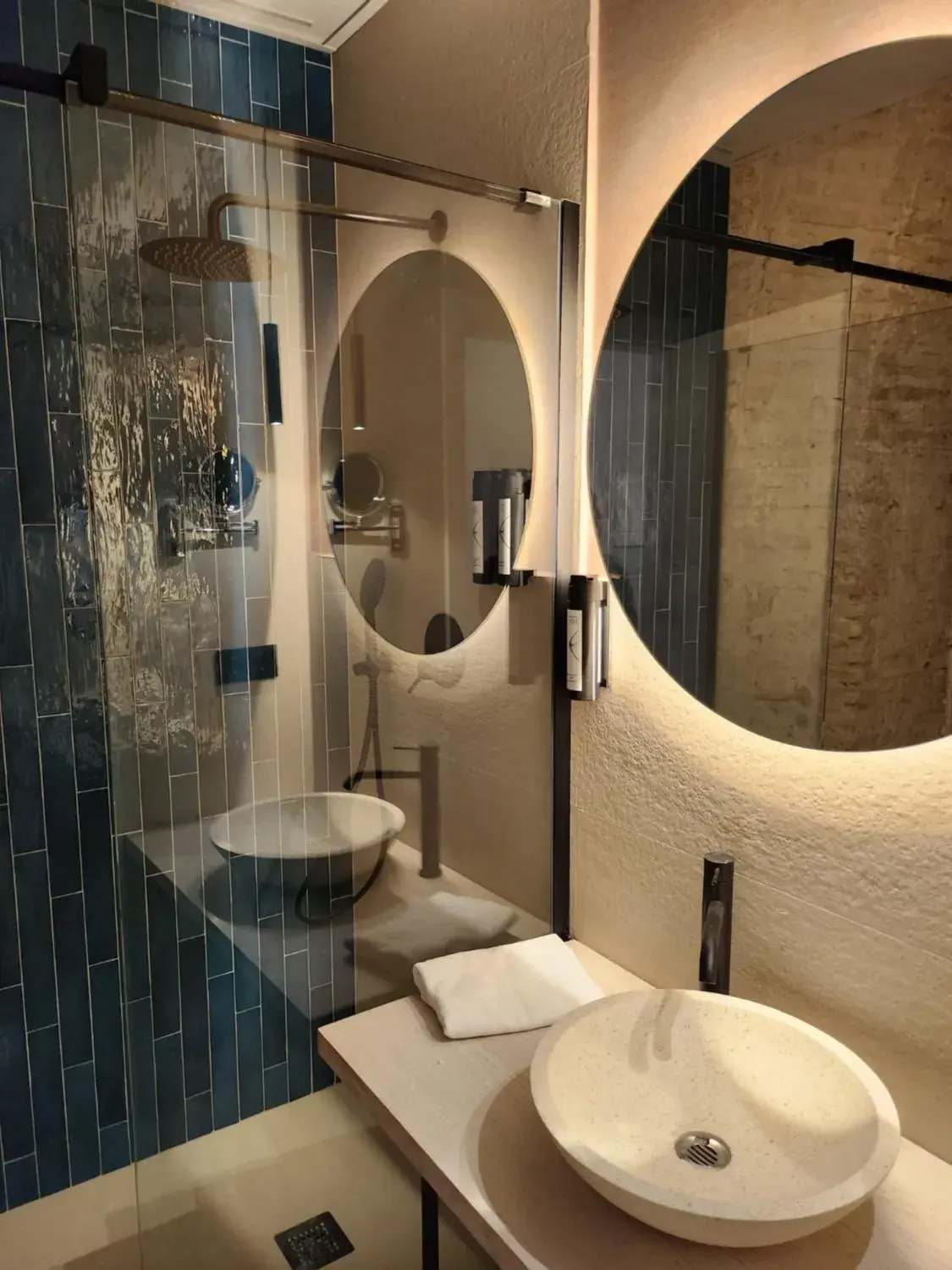 Triple Room in Soho Boutique Cádiz Triple Room in Soho Boutique Cádiz