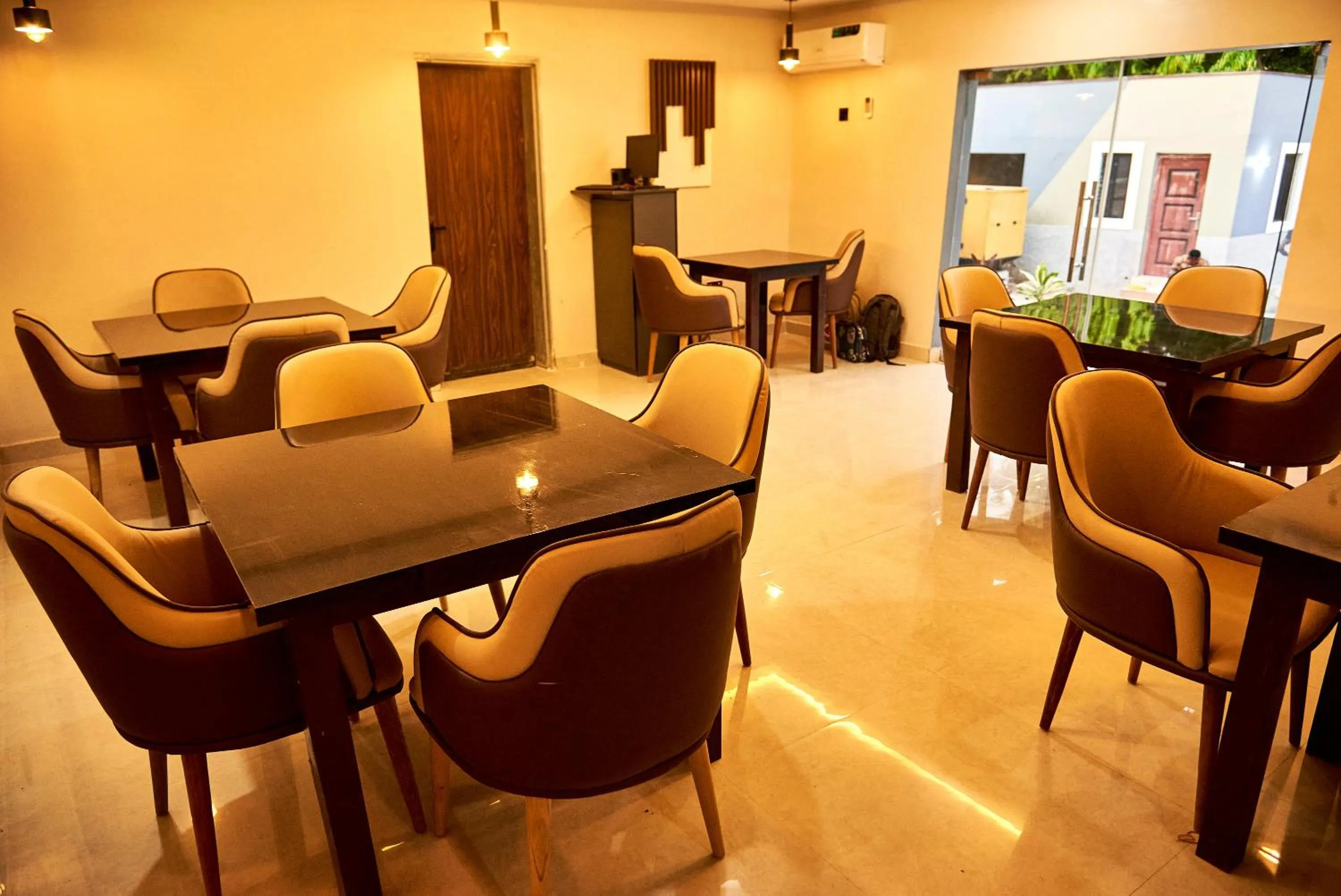 Restaurant/places to eat in Mayfair Hotel Wuse2 Abuja
