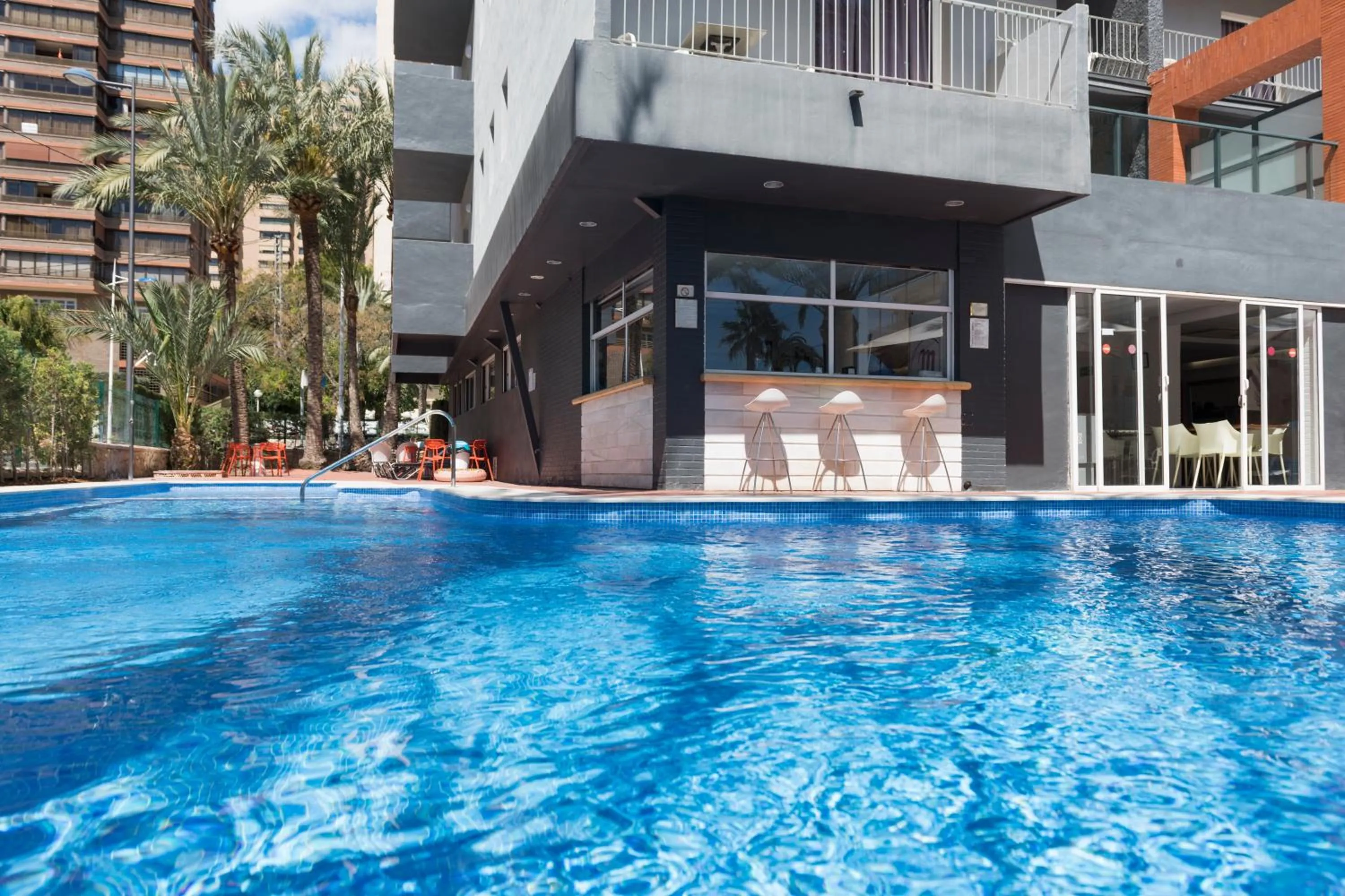 Swimming pool in Hotel El Palmeral