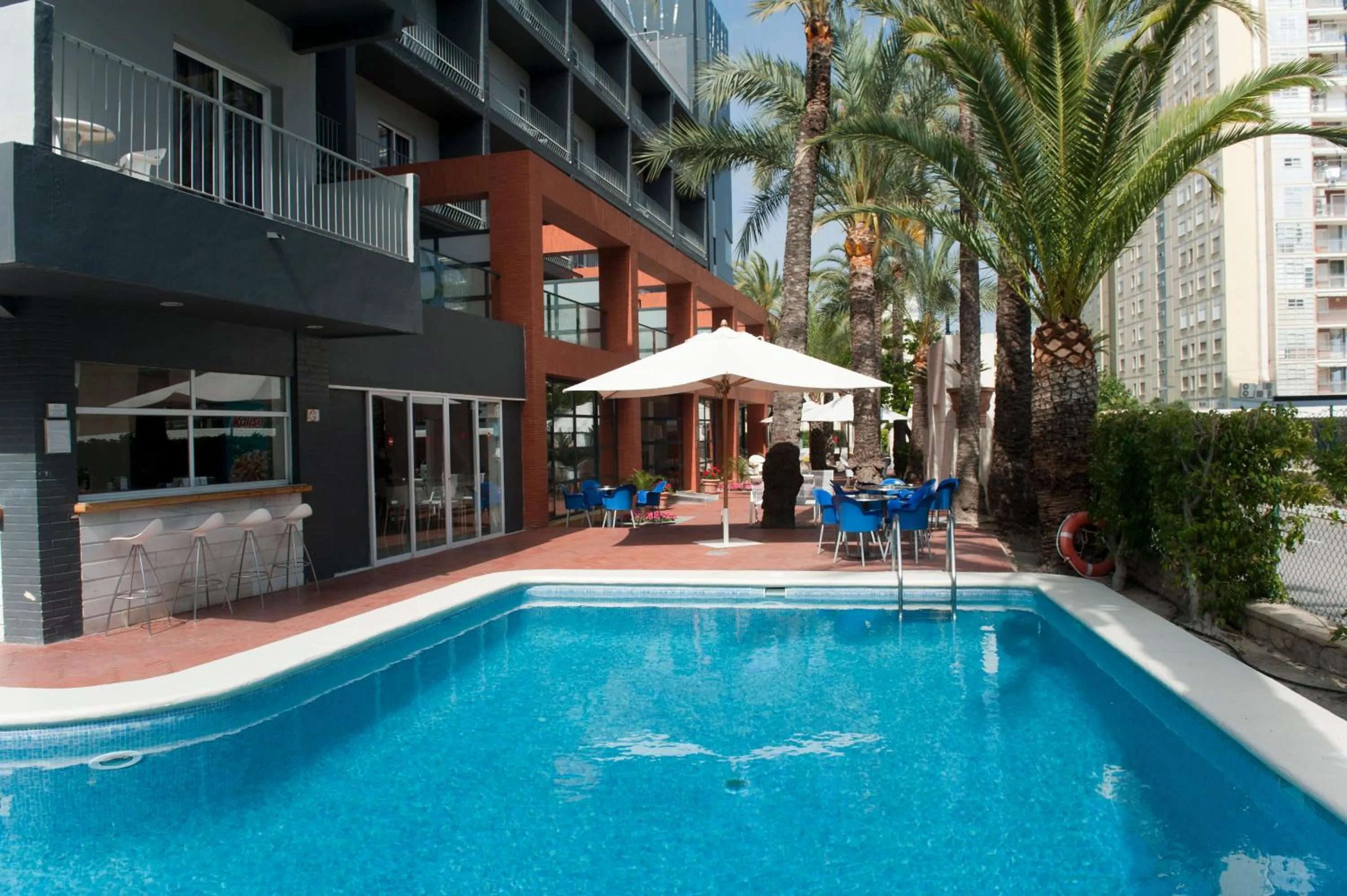 Facade/entrance in Hotel El Palmeral