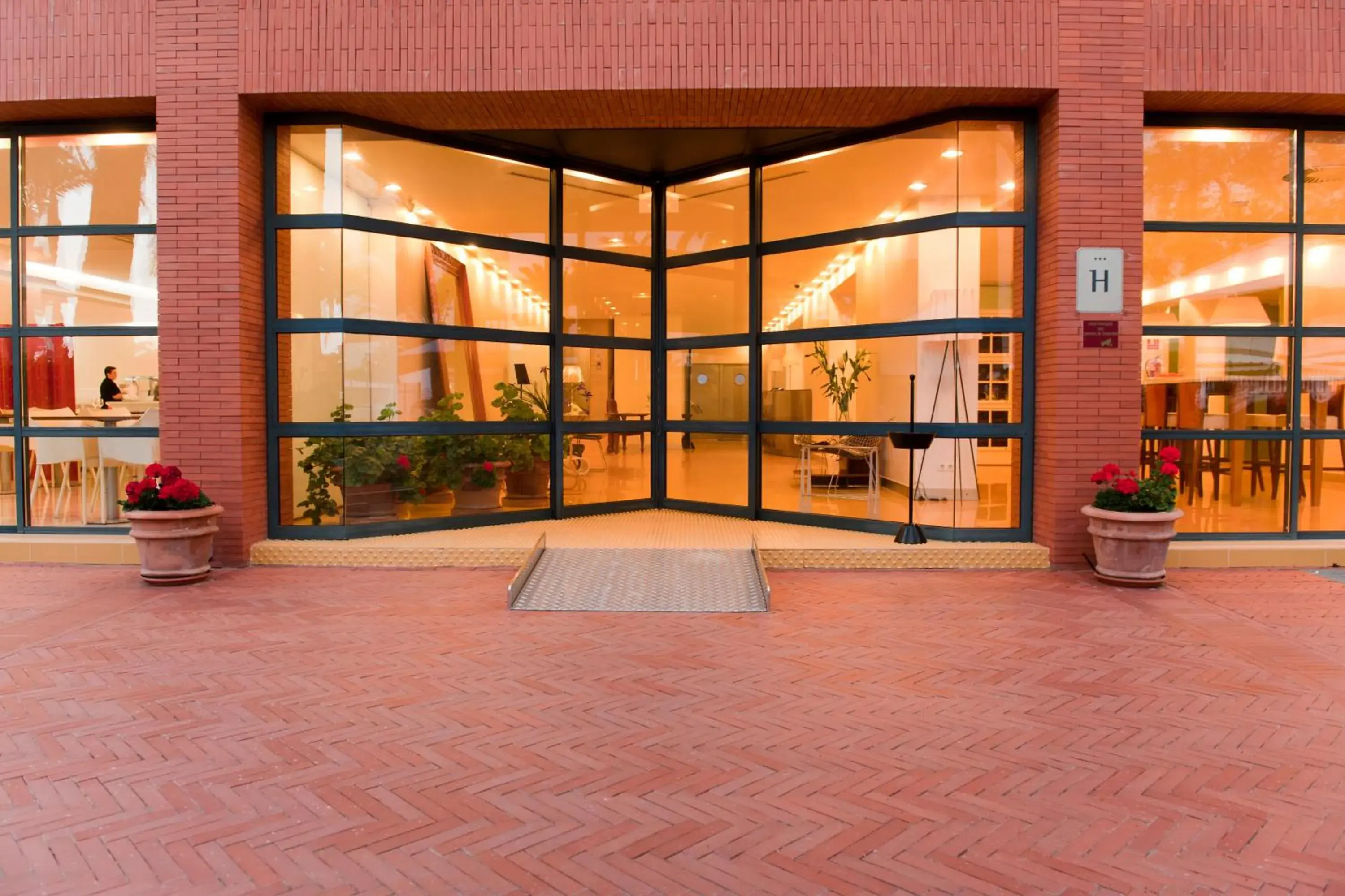 Facade/entrance in Hotel El Palmeral Facade/entrance in Hotel El Palmeral