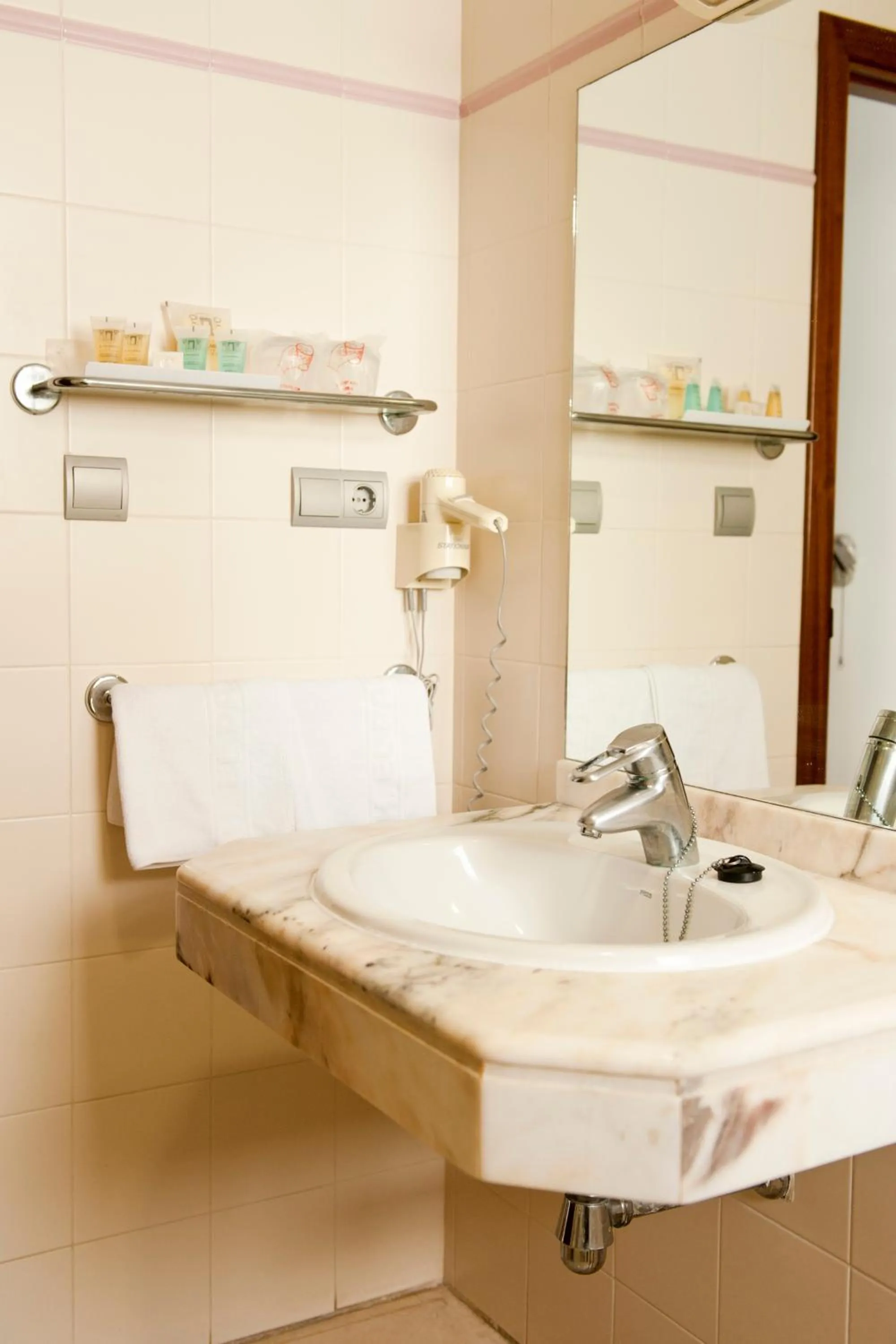 Bathroom in Hotel El Palmeral