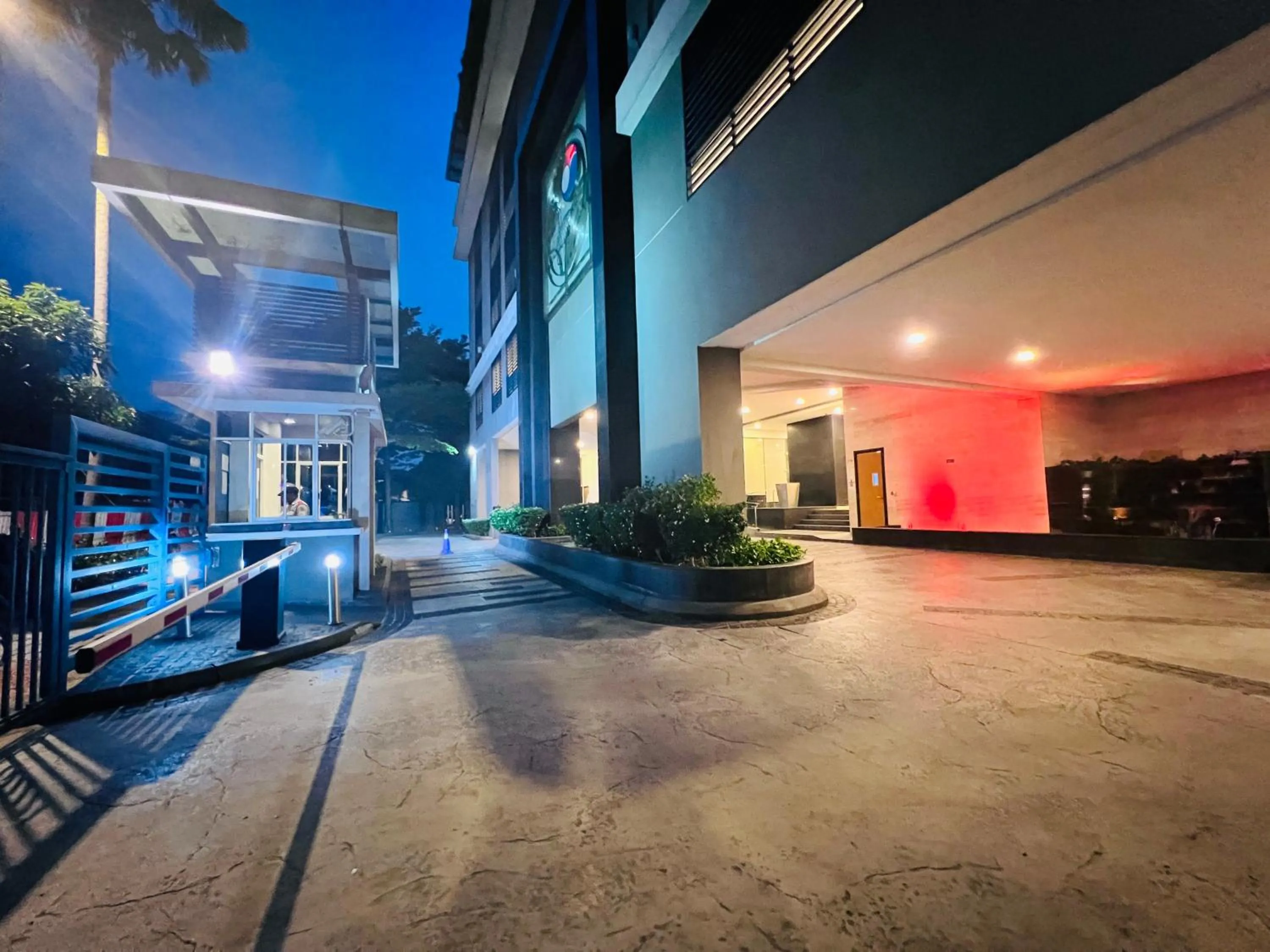 CozyHome Suites @ Casa Residency