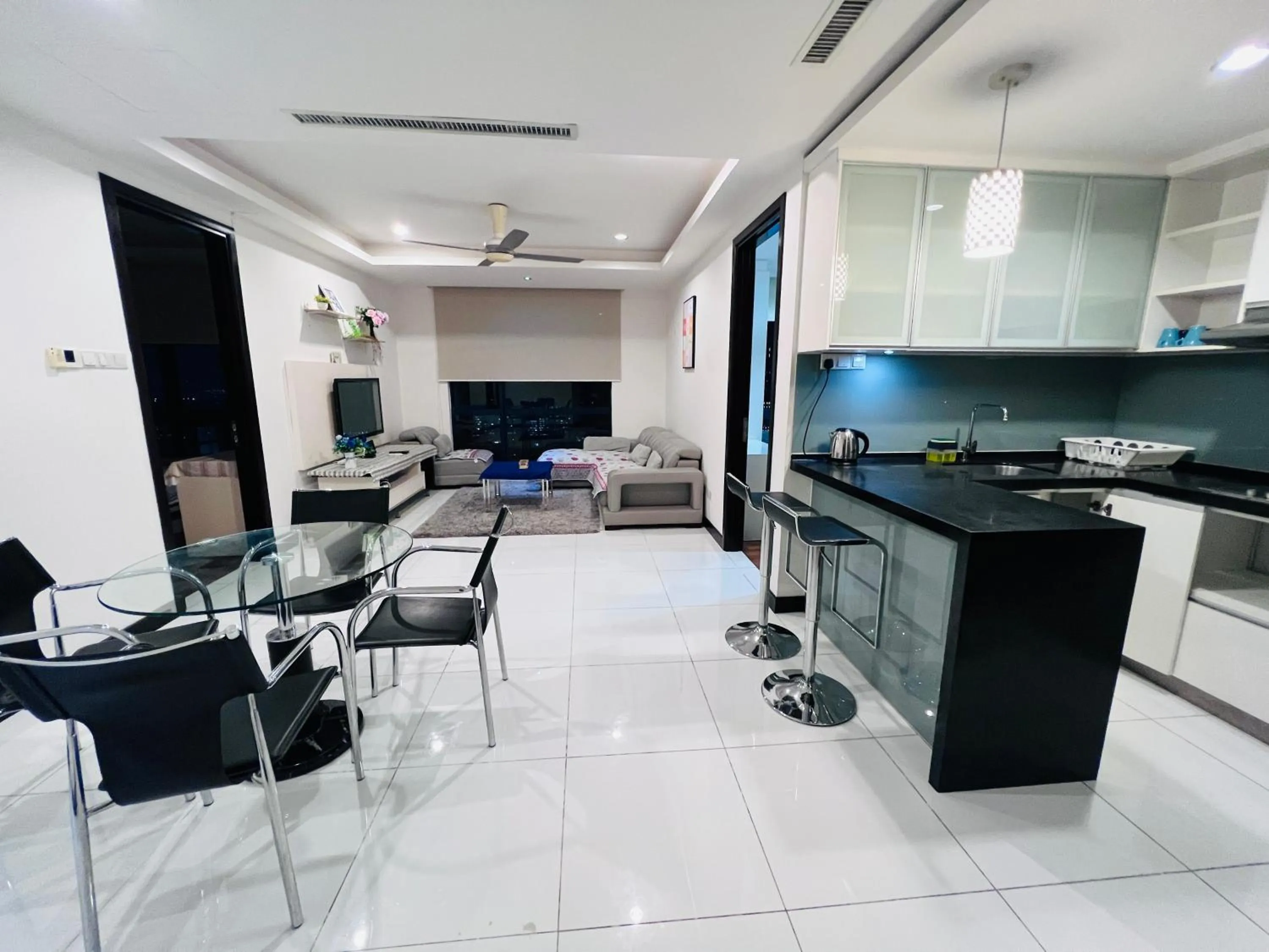 CozyHome Suites @ Casa Residency