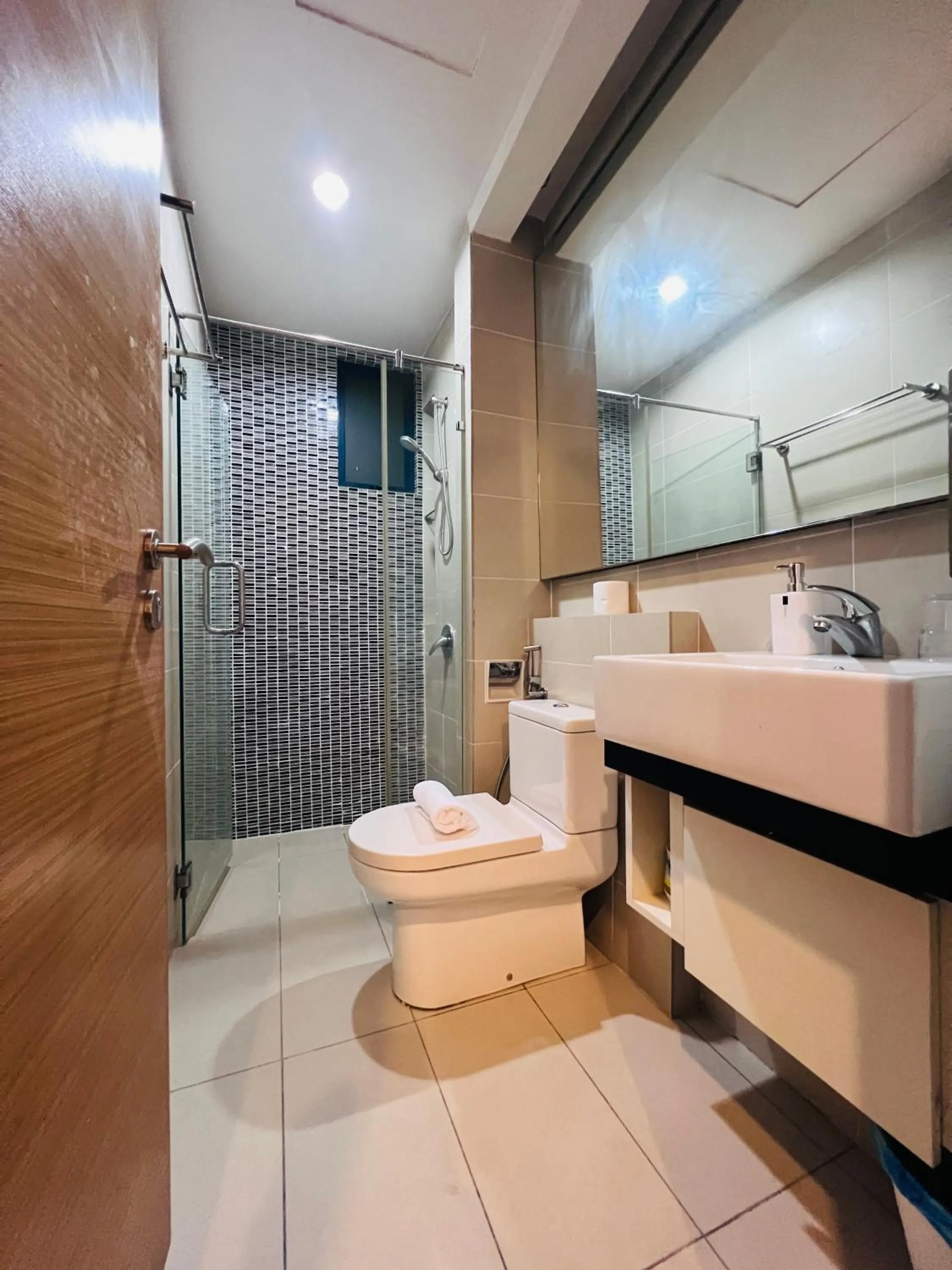 CozyHome Suites @ Casa Residency