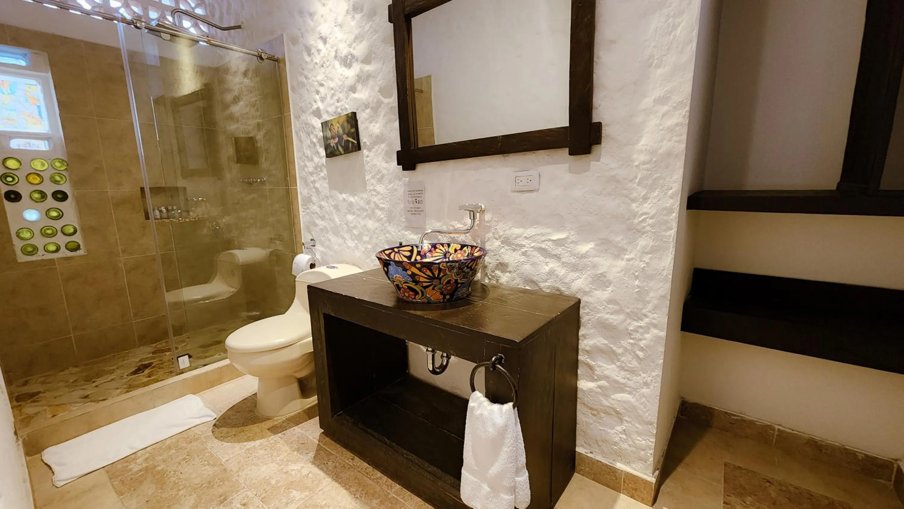 Shower in Tuki Hostel & Lounge