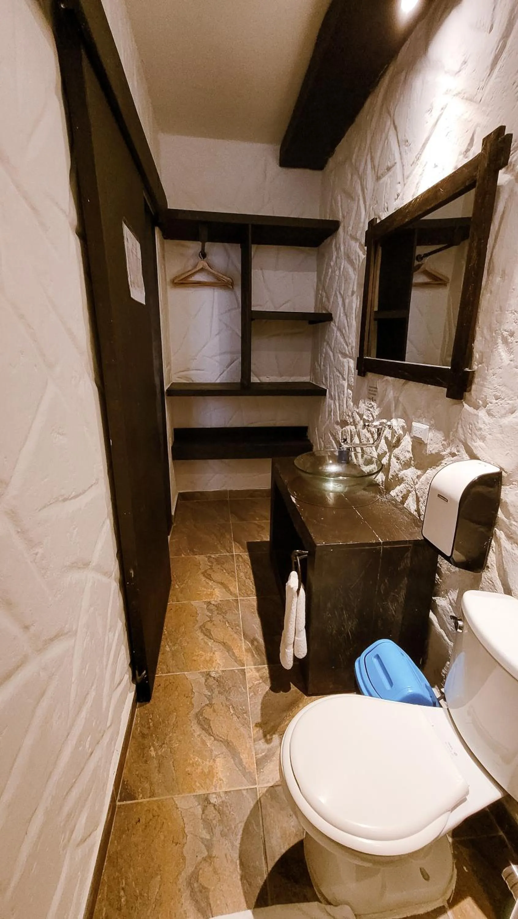 Bathroom in Tuki Hostel & Lounge