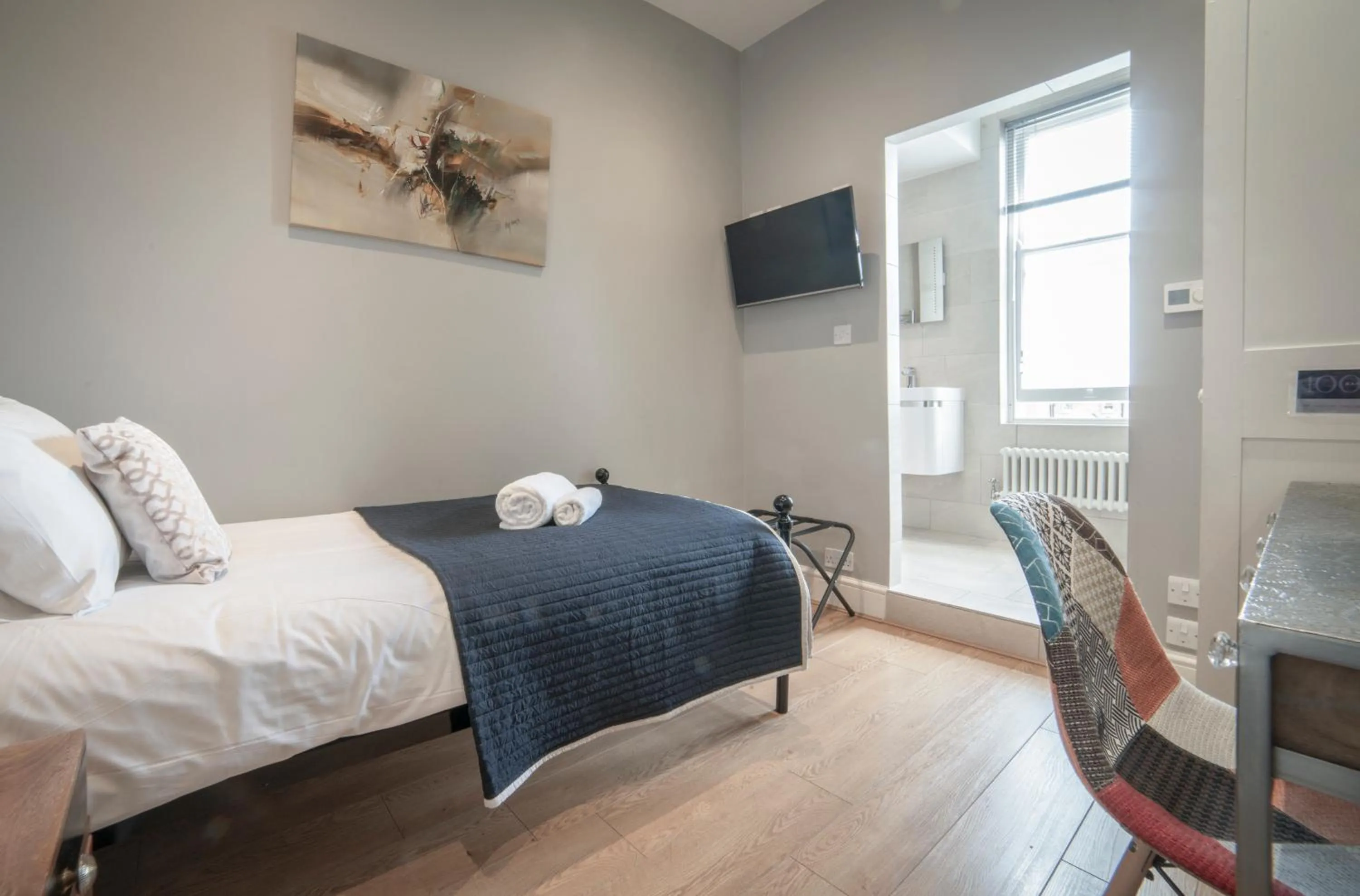 Bed in 100 Banbury Road Oxford - formerly Parklands