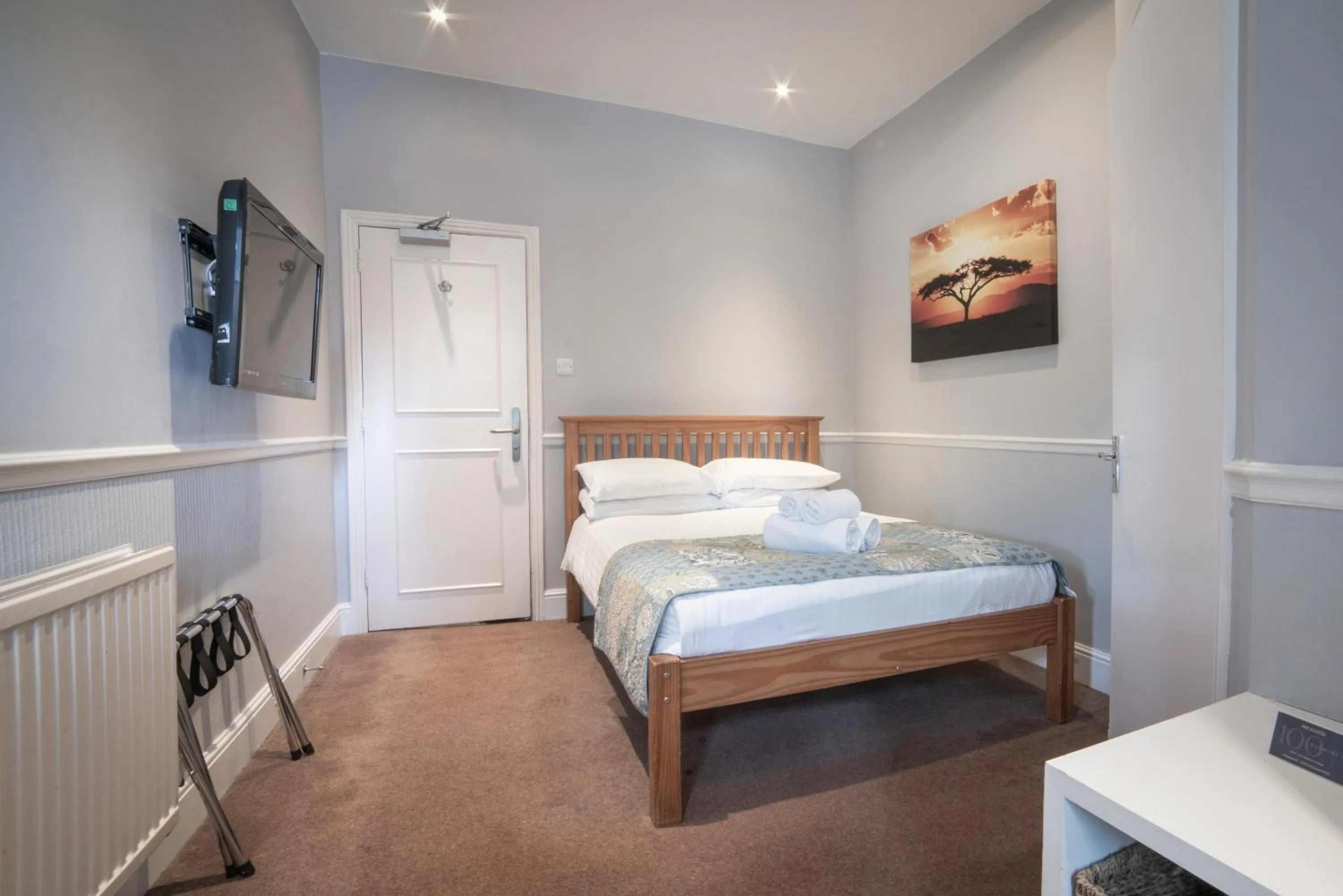 Bed in 100 Banbury Road Oxford - formerly Parklands