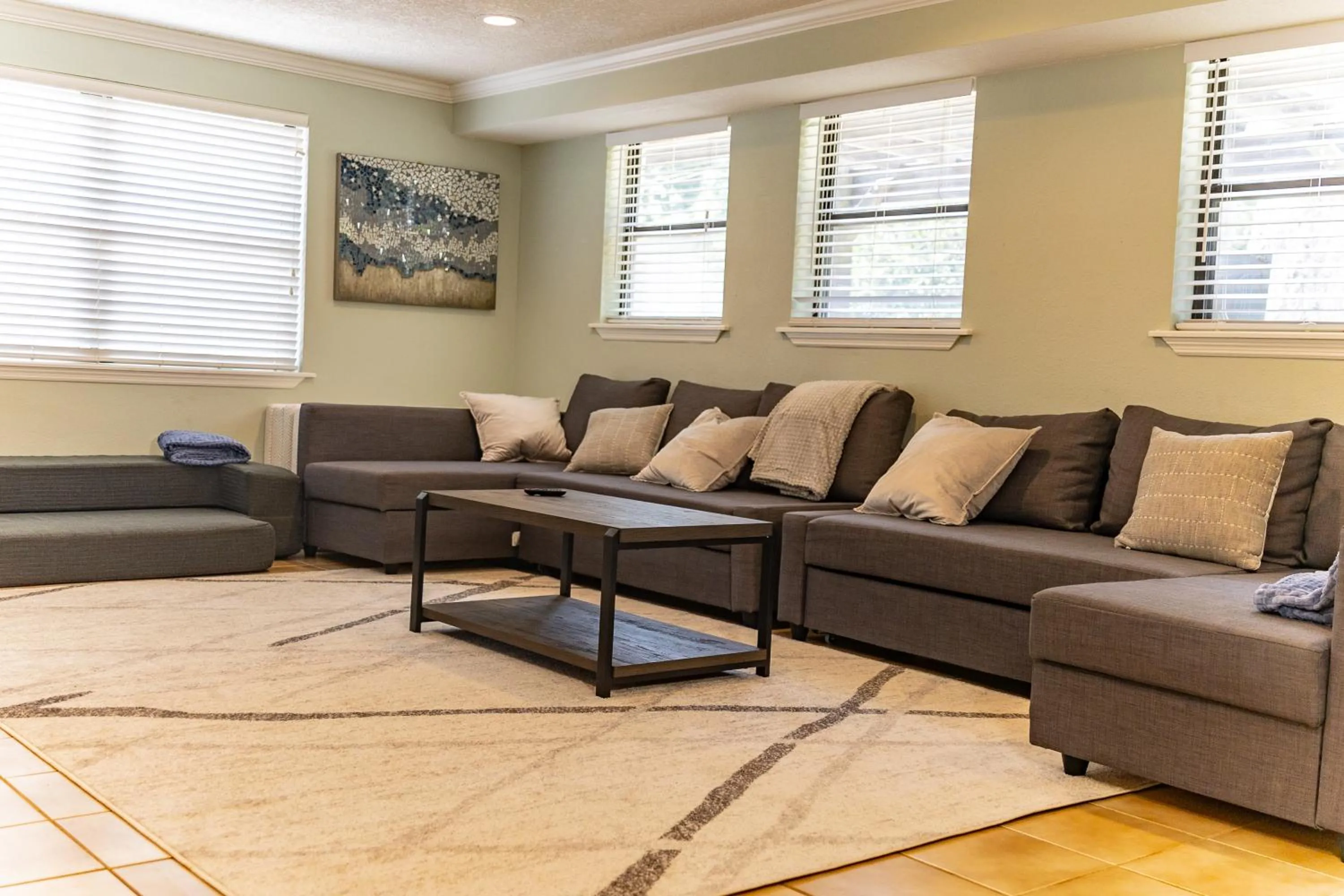 Living room in Pool & Hot Tub Home w Game Room! 1 Mile to Beach!