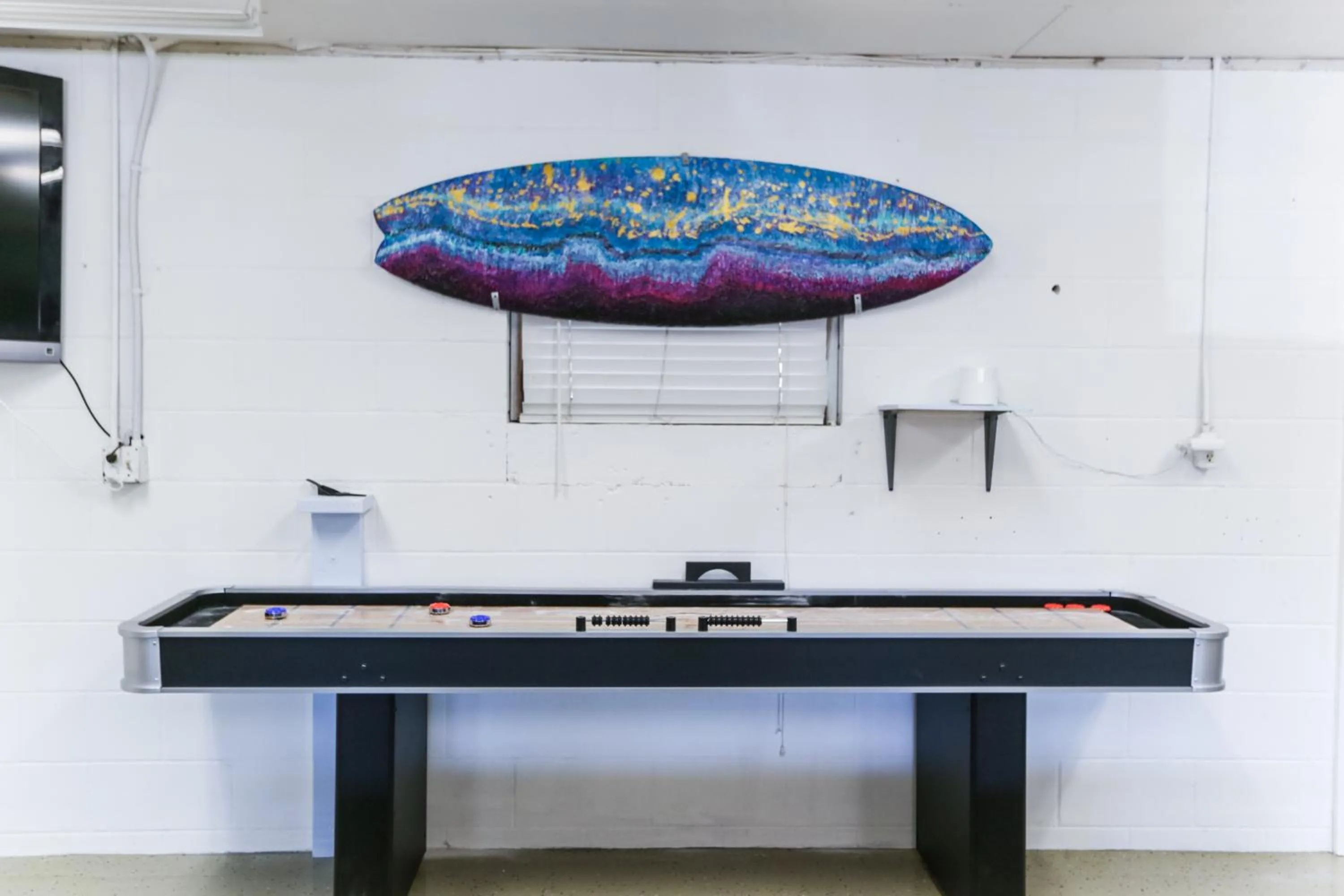 Game Room in Pool & Hot Tub Home w Game Room! 1 Mile to Beach!