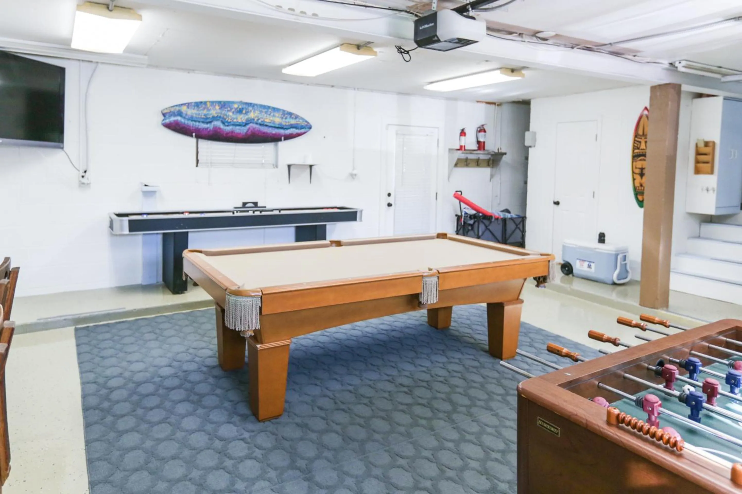 Game Room in Pool & Hot Tub Home w Game Room! 1 Mile to Beach!