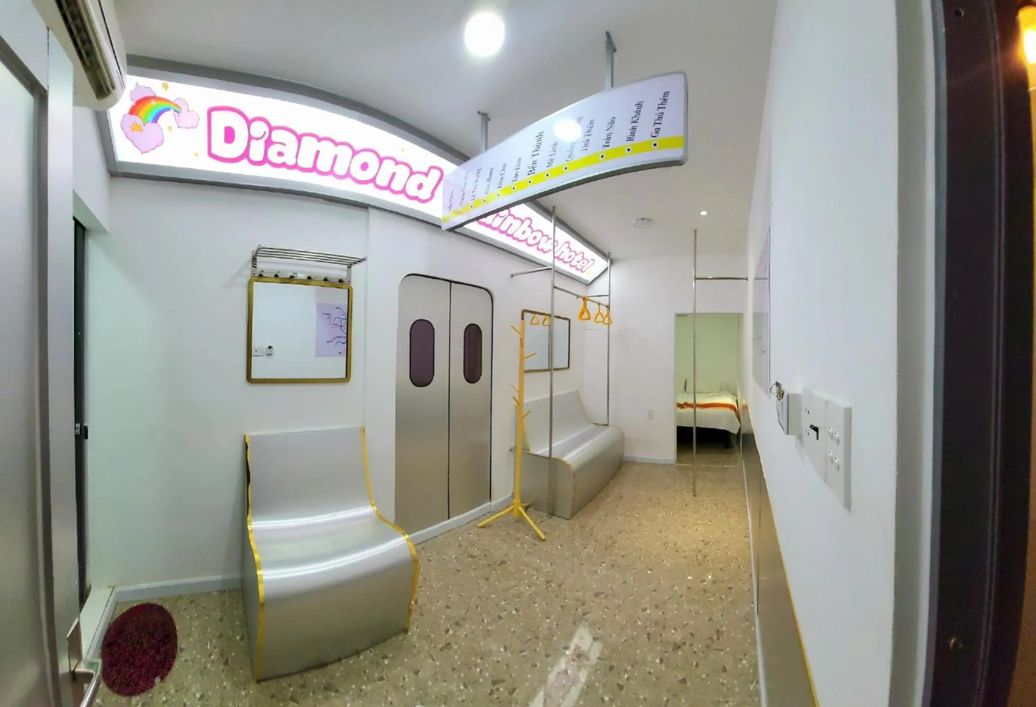 Text overlay in Language Exchange Hotel 3